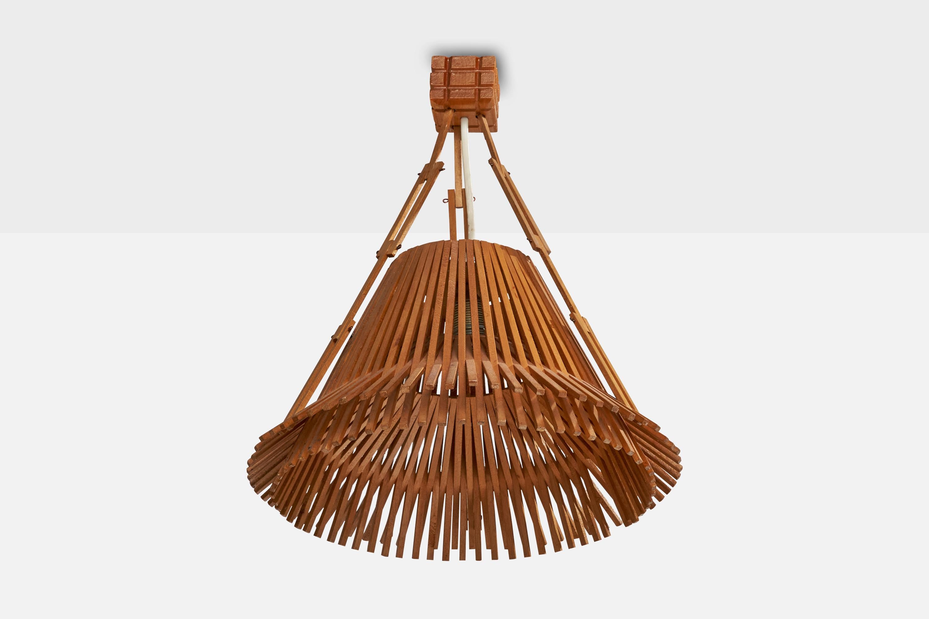 Deutscher Designer, Pendelleuchten, Holz, Deutschland, 1970er Jahre (Ende des 20. Jahrhunderts)