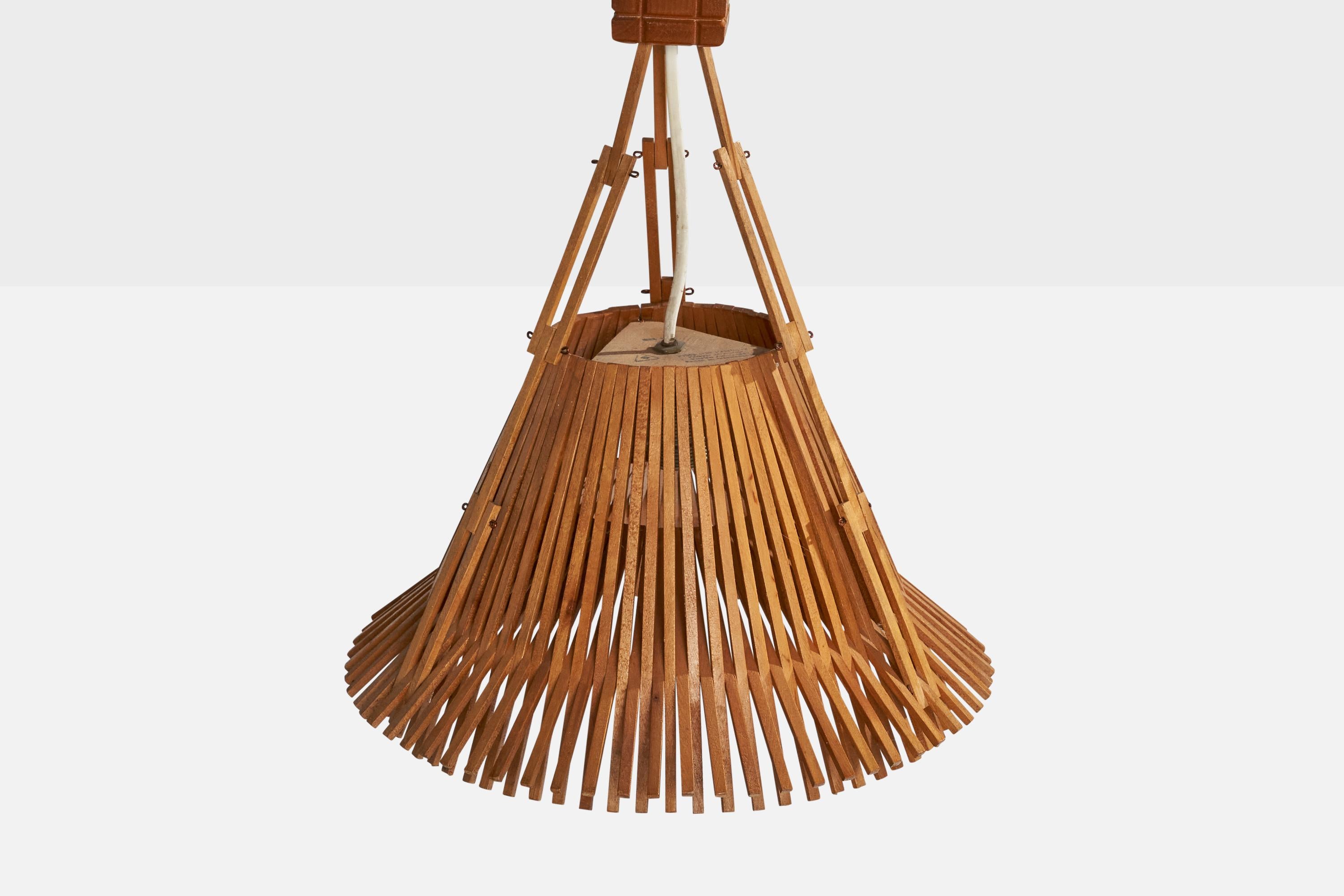 Deutscher Designer, Pendelleuchten, Holz, Deutschland, 1970er Jahre 2
