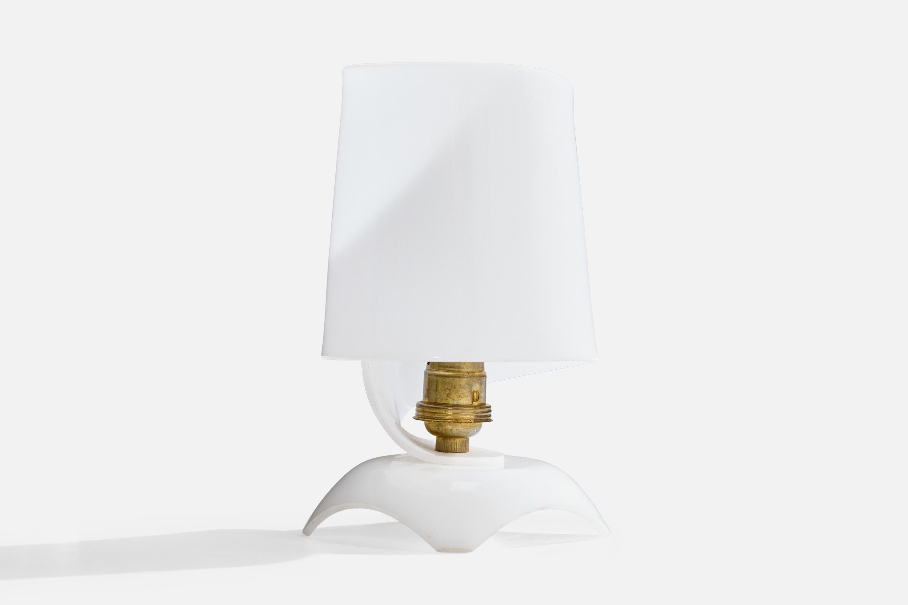 Deutsche Designerin, Tischlampe, Messing, Acryl, Deutschland, 1950er Jahre (Moderne der Mitte des Jahrhunderts) im Angebot
