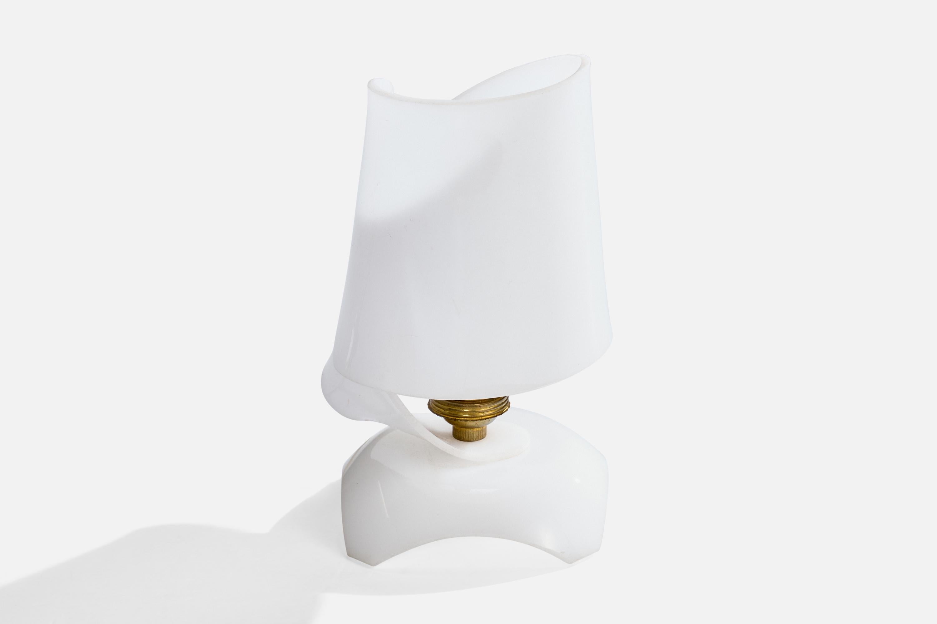 Deutsche Designerin, Tischlampe, Messing, Acryl, Deutschland, 1950er Jahre im Angebot 1