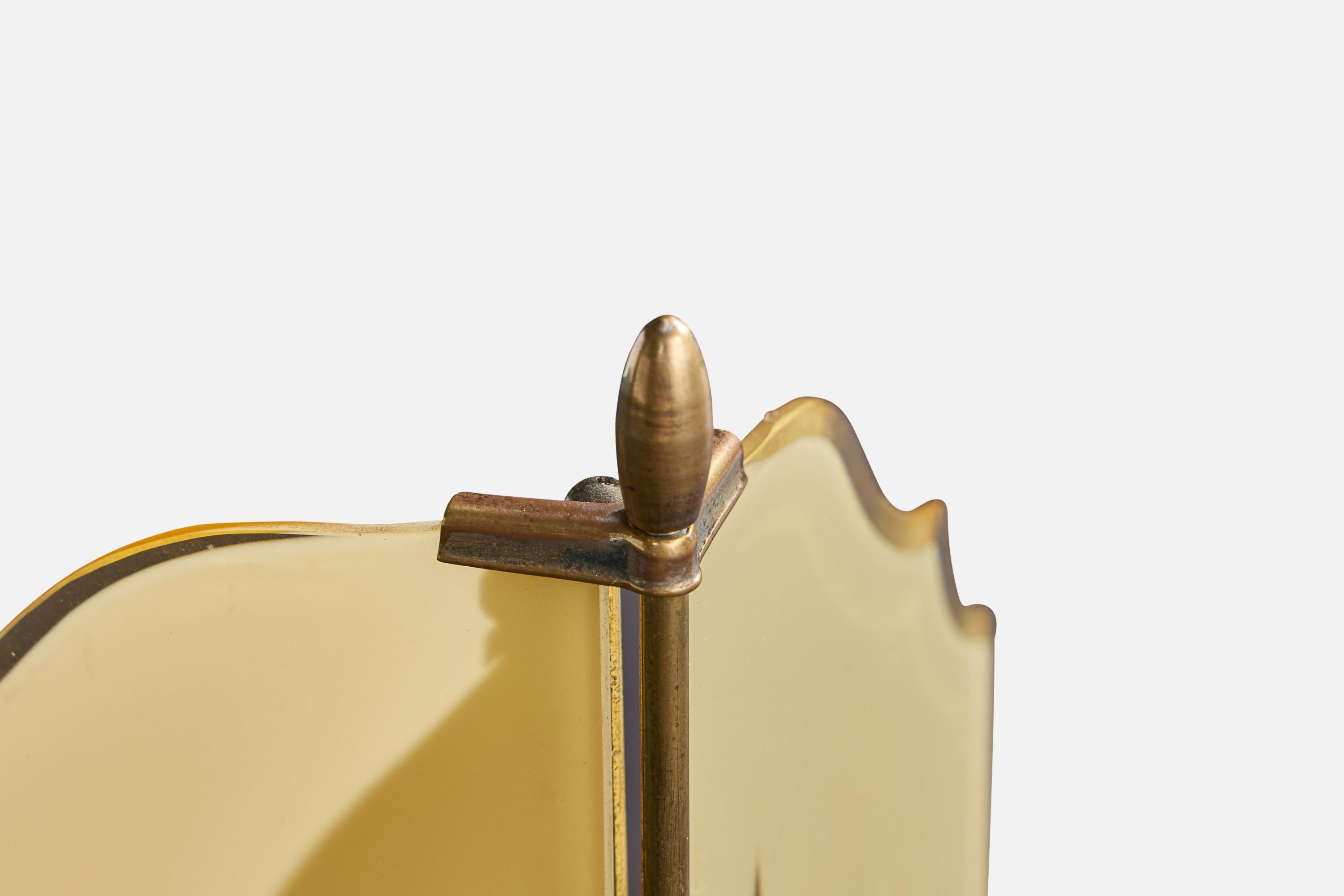 Diseñador alemán, lámpara de mesa, latón, cristal, Alemania, años 20 Latón en venta