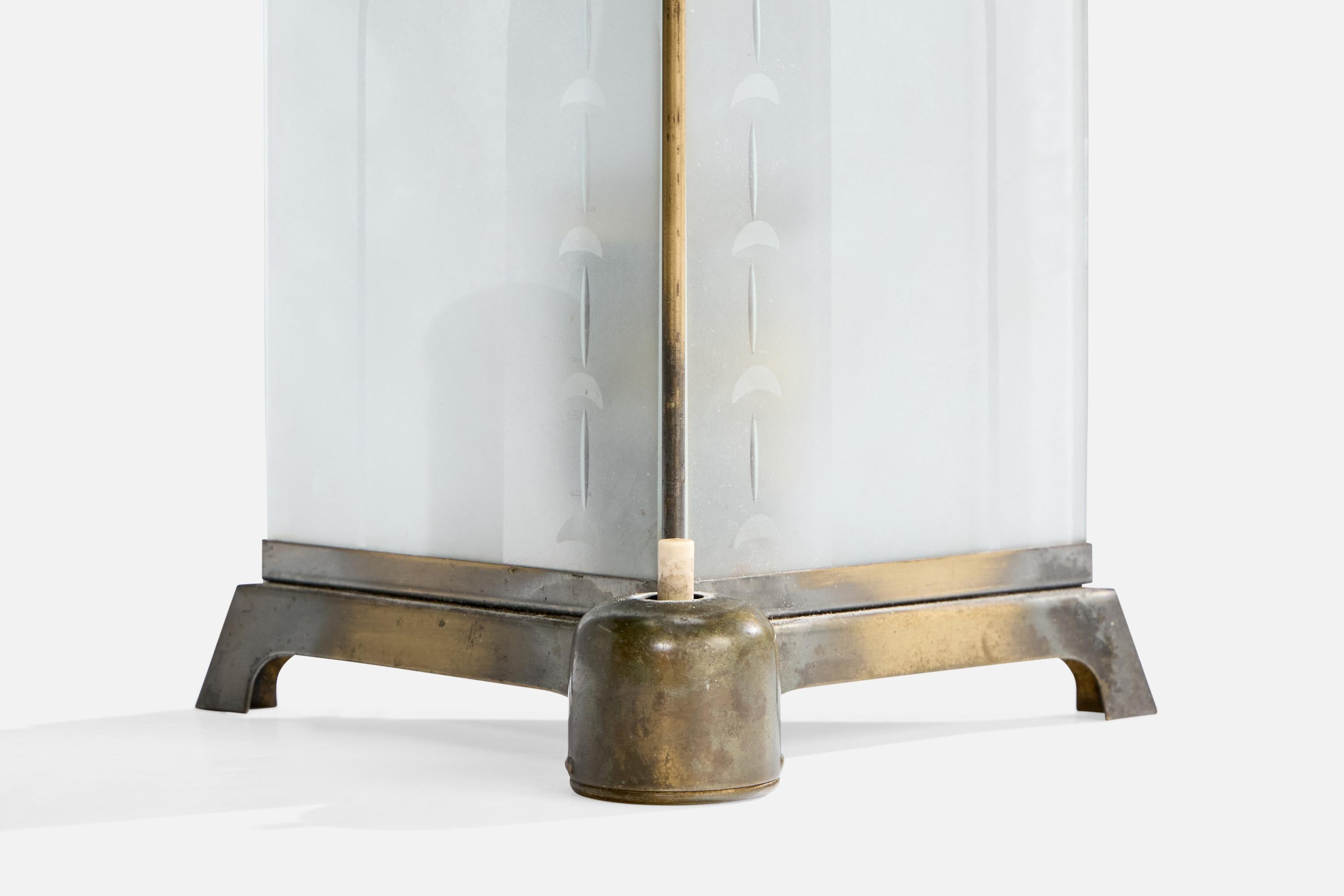 Deutsche Designerin, Tischlampe, Messing, Glas, Deutschland, 1920er Jahre im Angebot 4