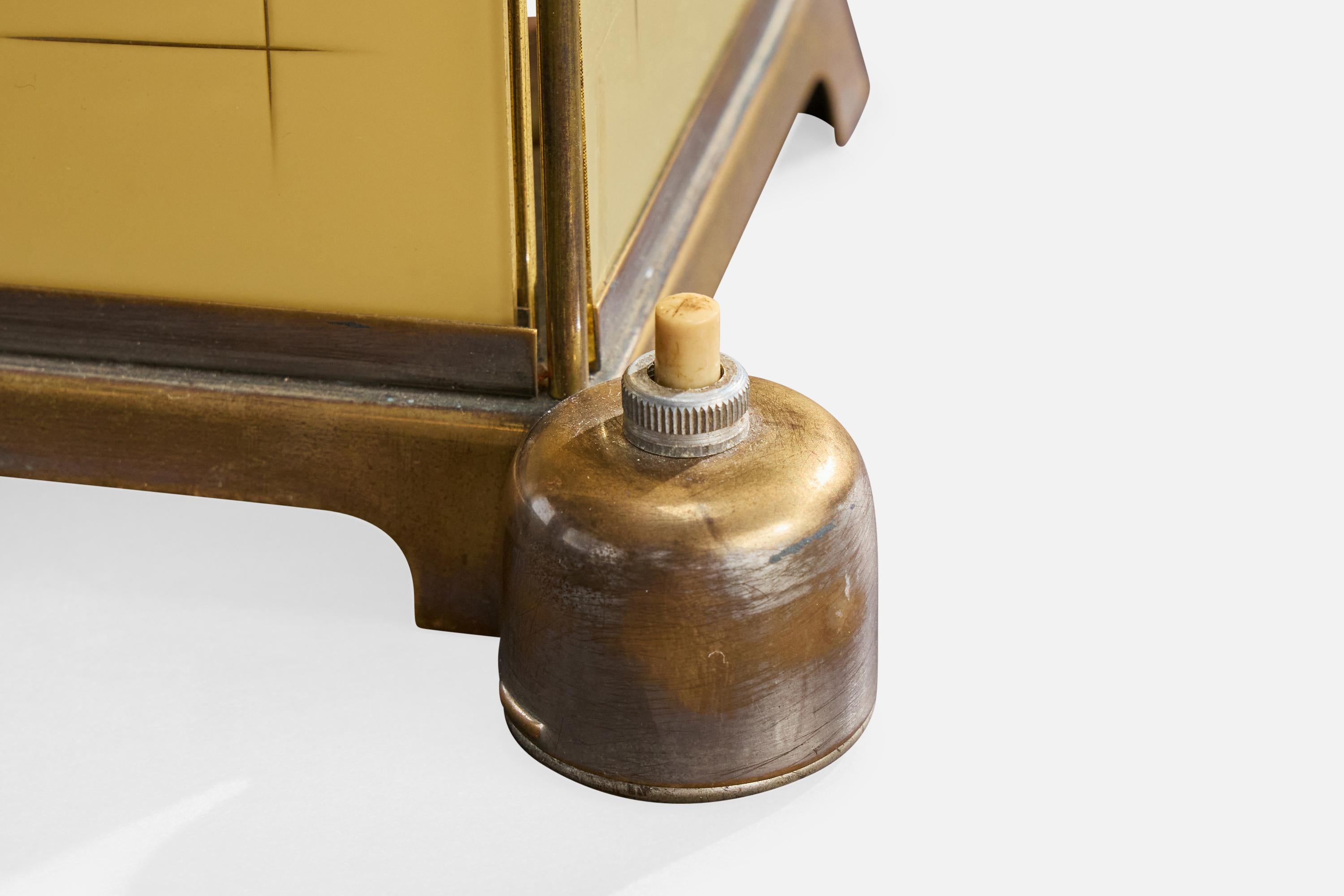 Diseñador alemán, lámpara de mesa, latón, cristal, Alemania, años 20 en venta 2