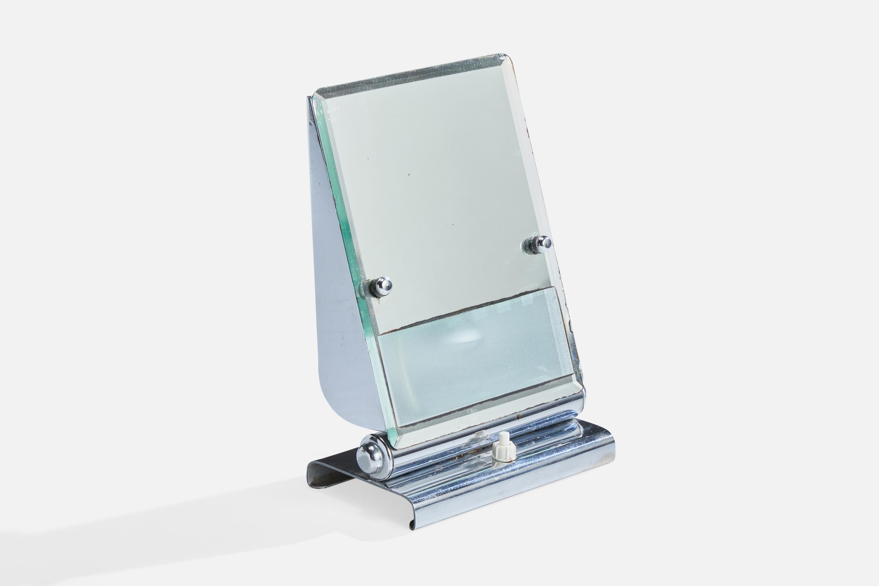 Lampe de table réglable en métal chromé et en verre et miroir de table probablement conçus et produits en Allemagne, c.C. 1920

Dimensions de la lampe (pouces) : 9.0 