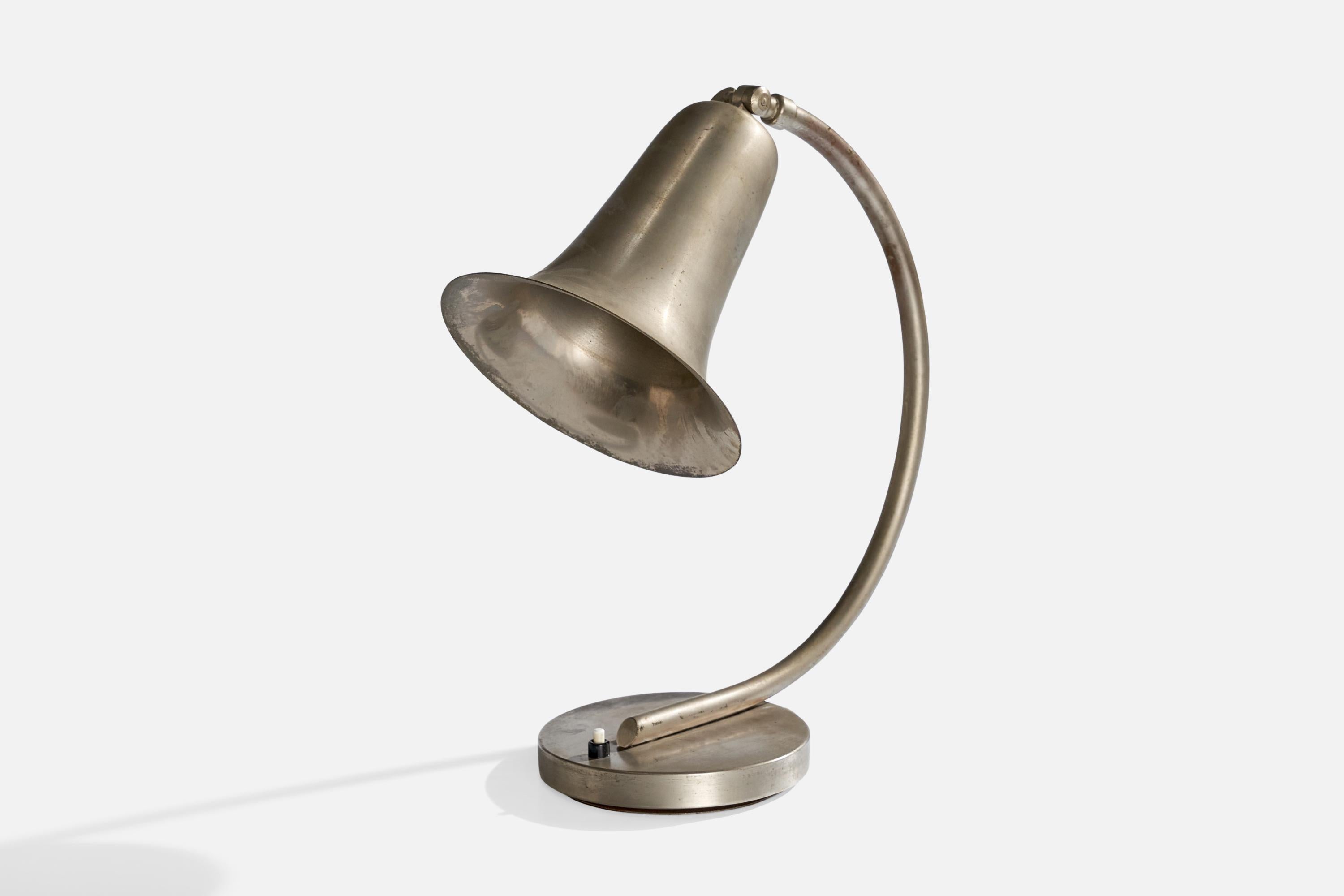 Diseñador alemán, Lámpara de mesa, Níquel, Alemania, años 20 Bauhaus en venta