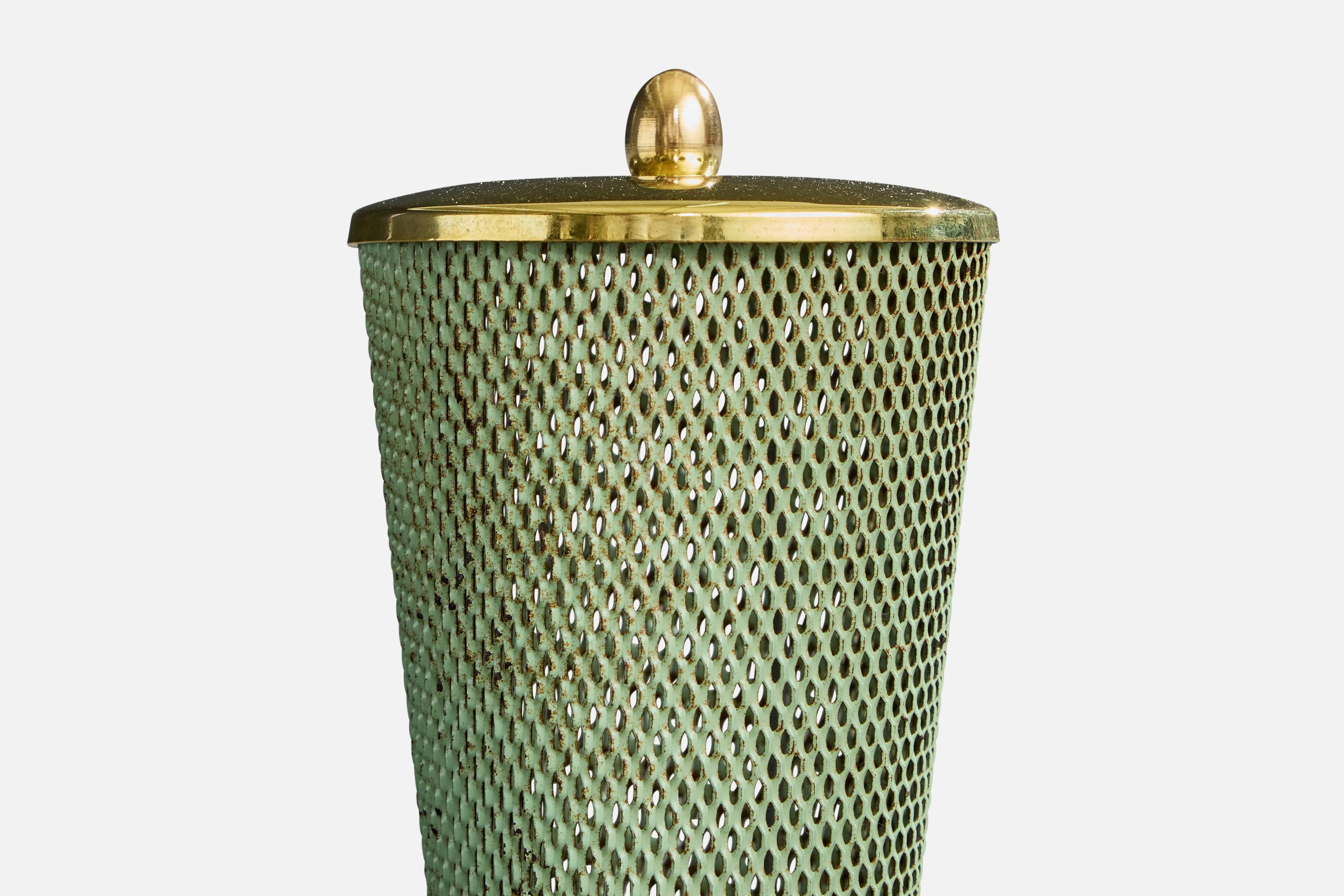 Milieu du XXe siècle Designer allemand, lampes de table, laiton, métal, Allemagne, années 1950 en vente