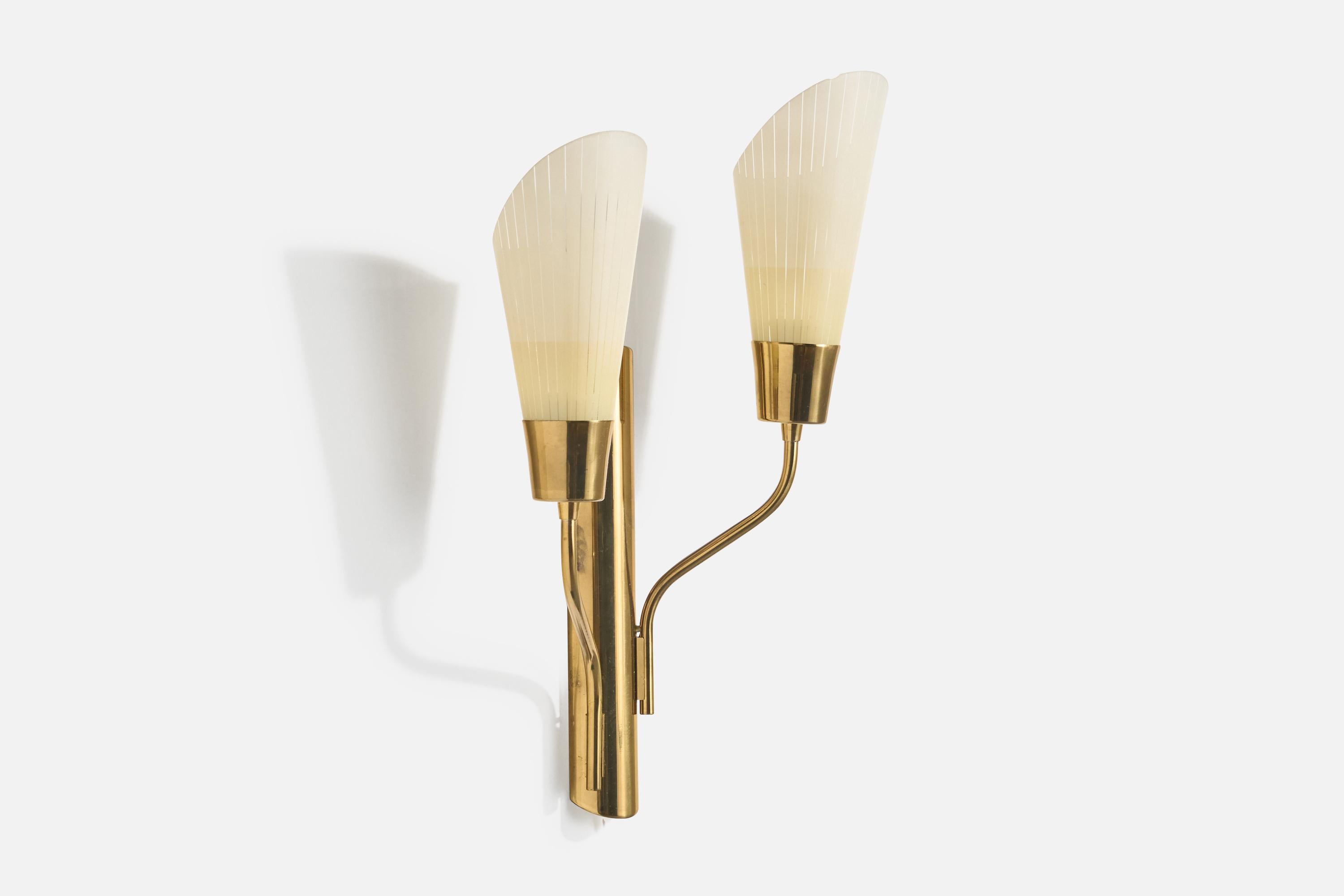 Mid-Century Modern German Designer, Wall Light, Brass, Glass, Germany, 1950s For Sale