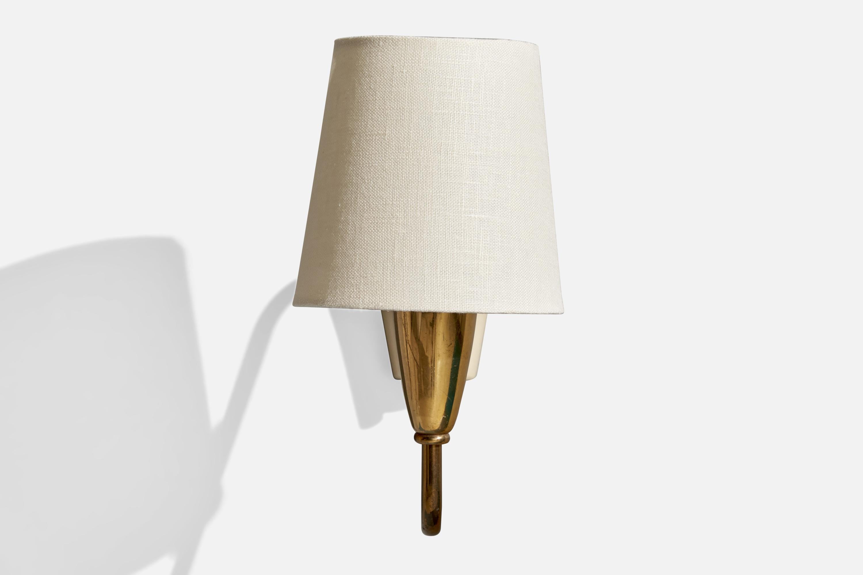 Mid-Century Modern German Designer, Wall Light, Brass, Metal, Fabric, Germany 1950s For Sale
