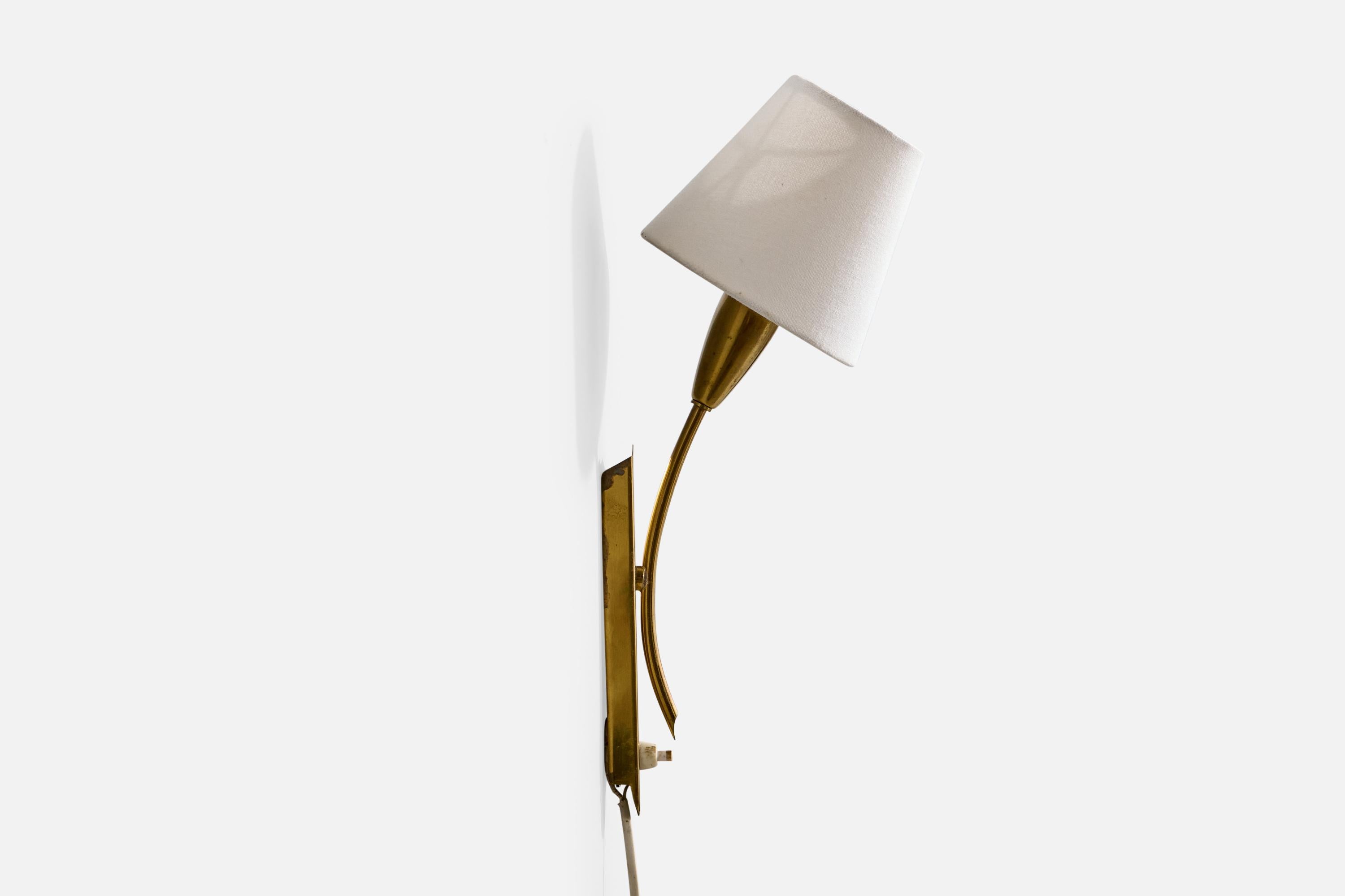 German Designer, Wall Lights, Brass, Fabric, Germany, 1960s Bon état - En vente à High Point, NC