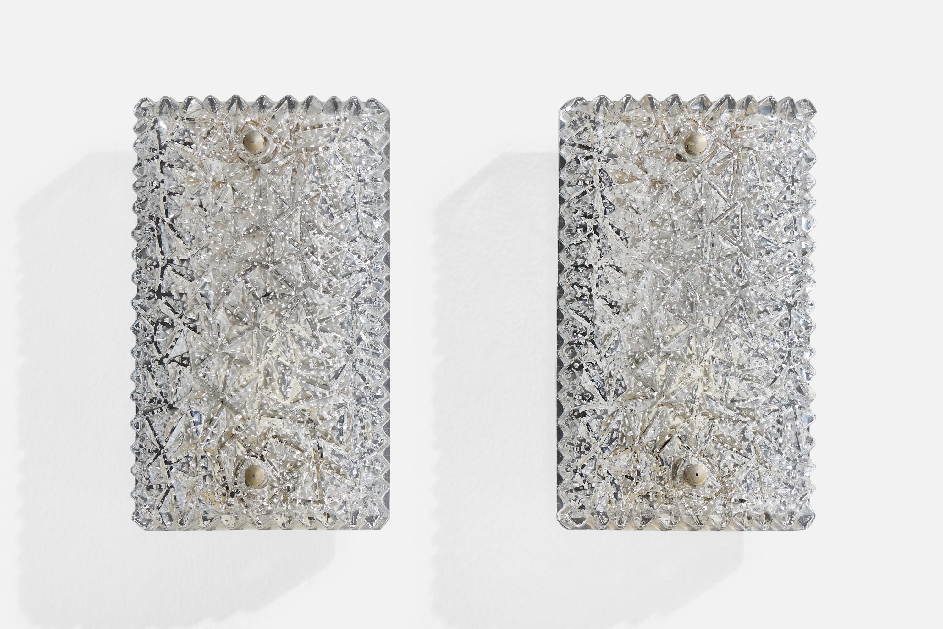 Mid-Century Modern Designer allemand, appliques murales, verre, métal, Allemagne, années 1960 en vente