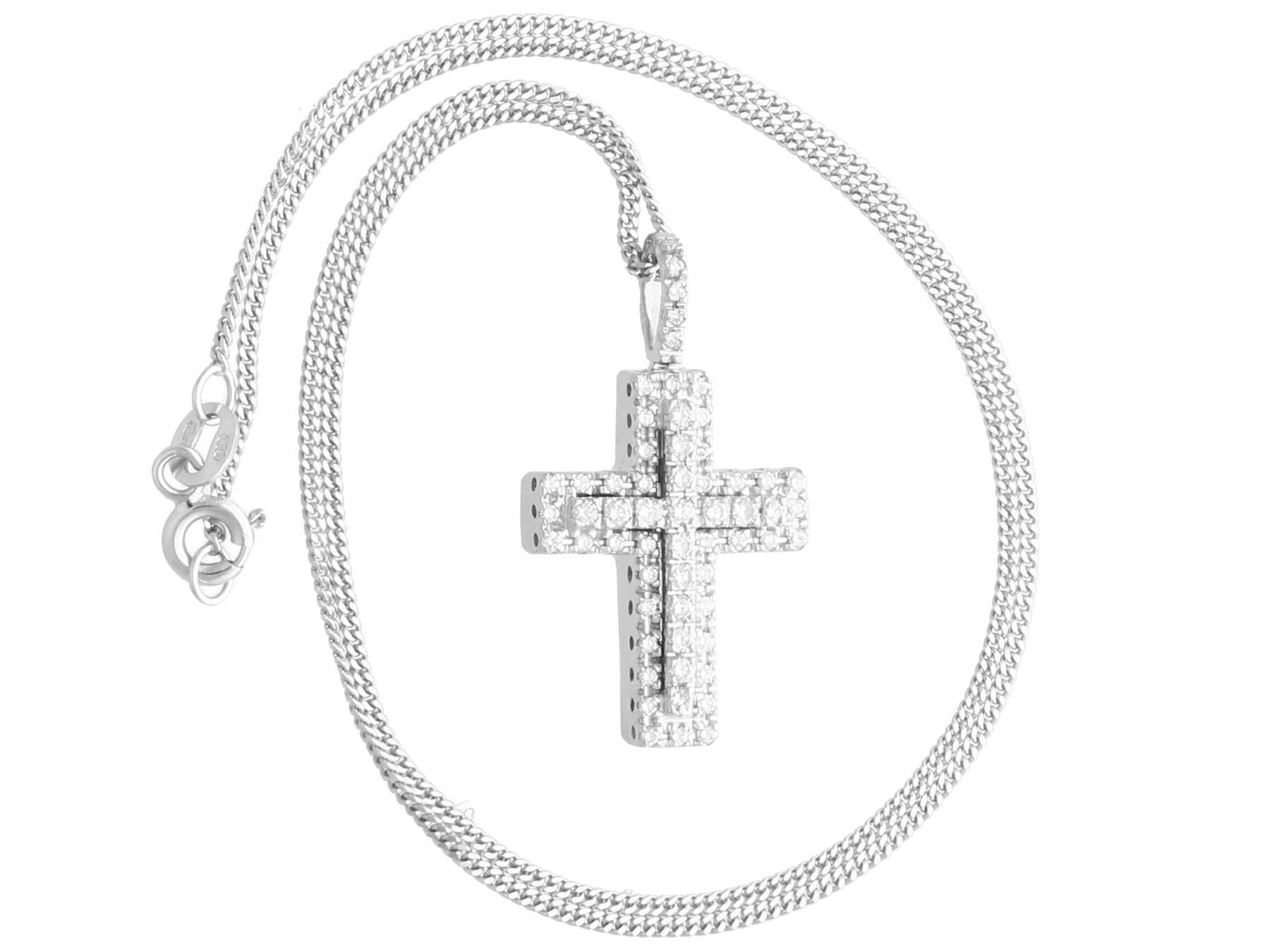 Deutscher Kreuzanhänger aus Diamant und Weißgold (Rundschliff)