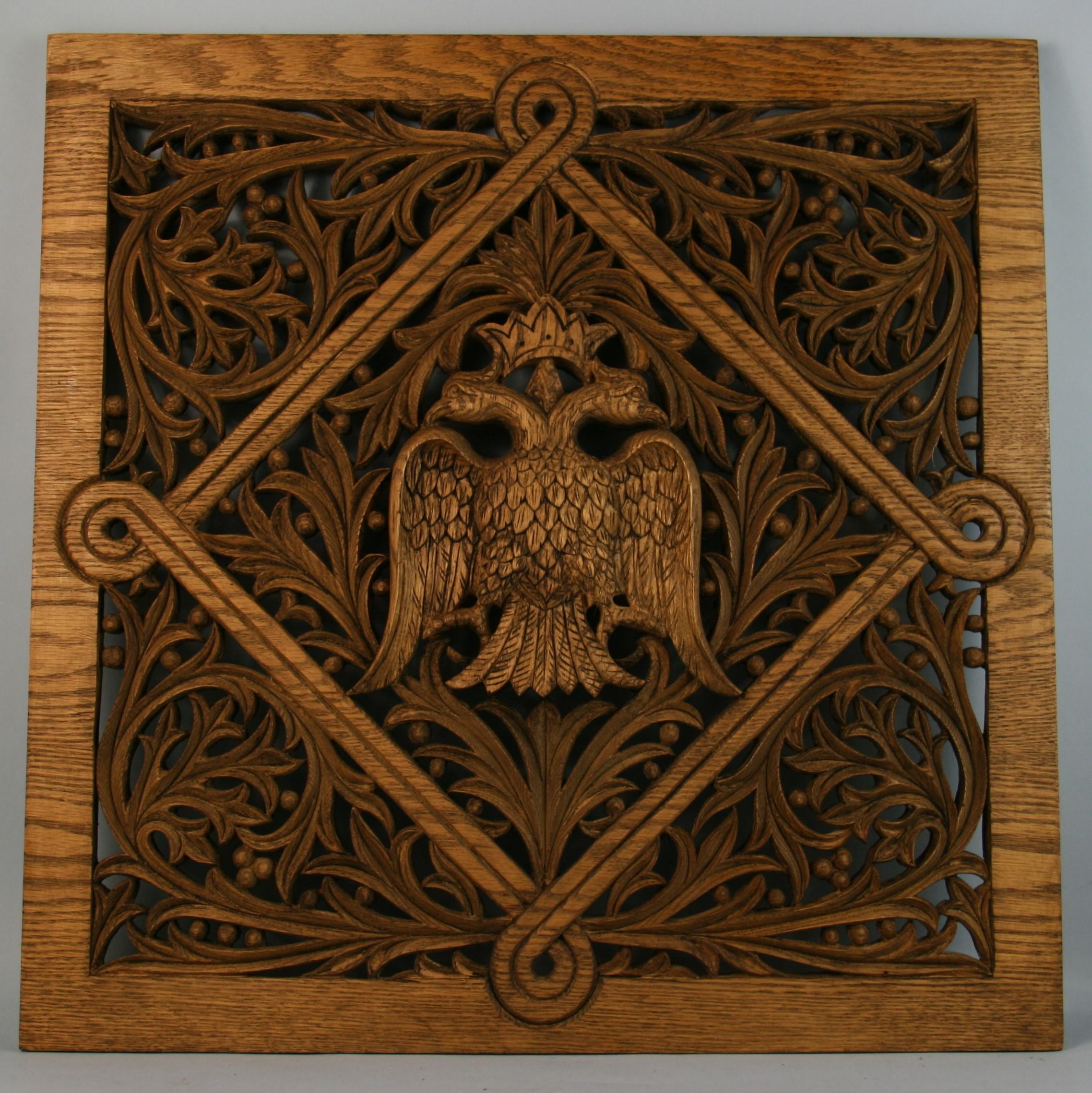 German Double Eagle and Leaves Carved Oak Panel In Good Condition For Sale In Douglas Manor, NY