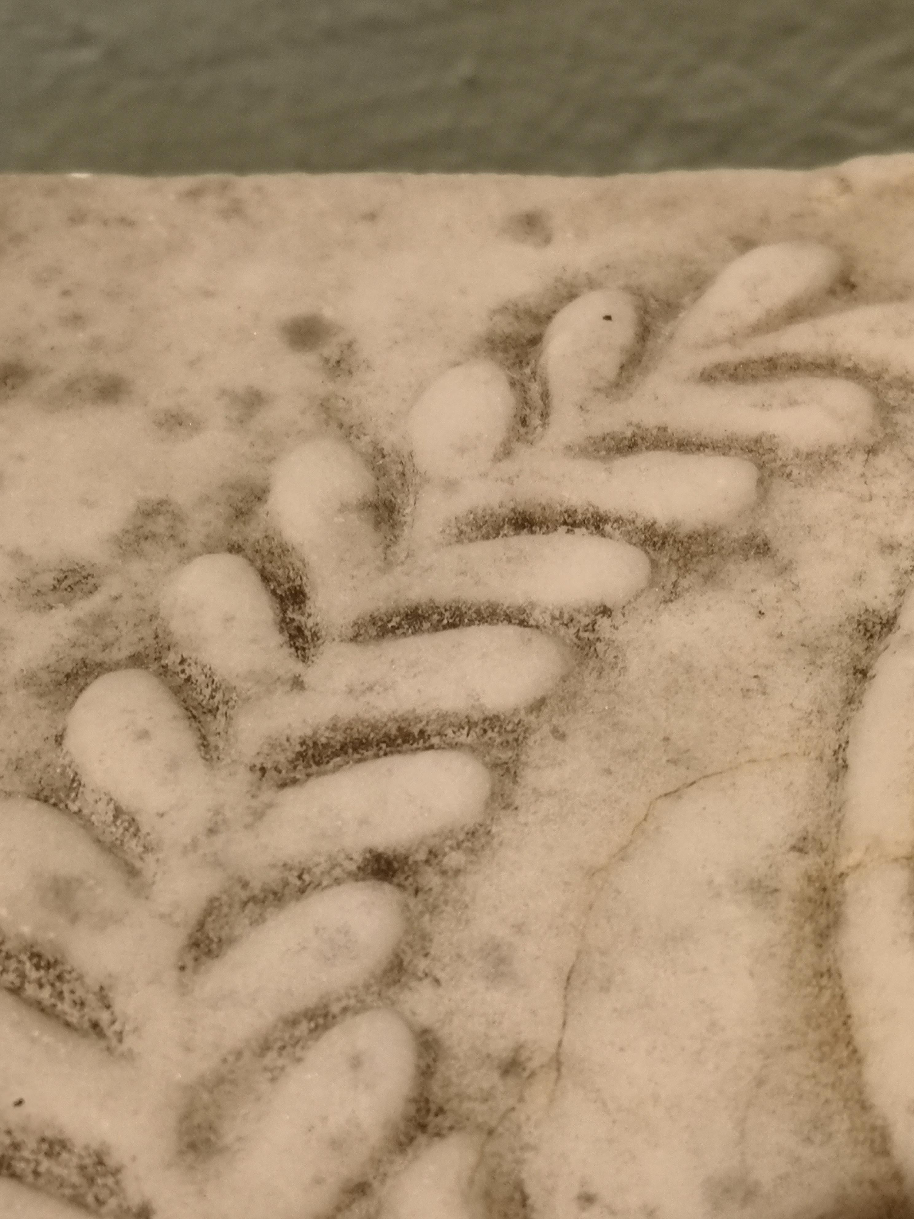 Early 19th century handcut bird bath in sold marble.
In the middle a heart with a rich garlanded and hearts around the heart in the character of German Biedermeier. Marble in a grey and white color. Very thick marble piece.