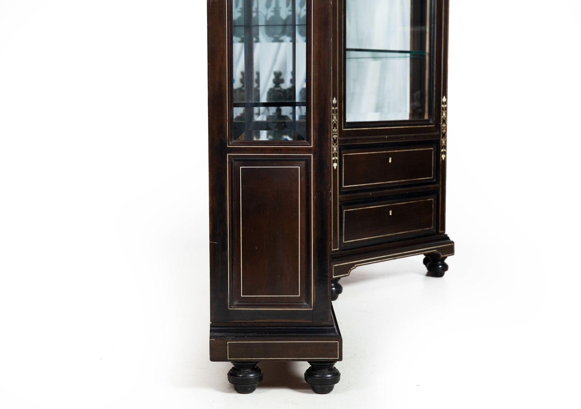 German Edwardian Ebony and Inlaid Two-Part Corner Display Cabinet circa 1900 For Sale 5