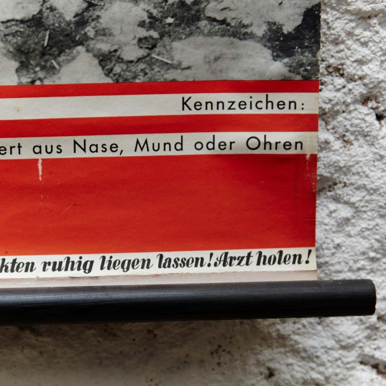 Carta Poster sulle emergenze tedesche, circa 1960 in vendita