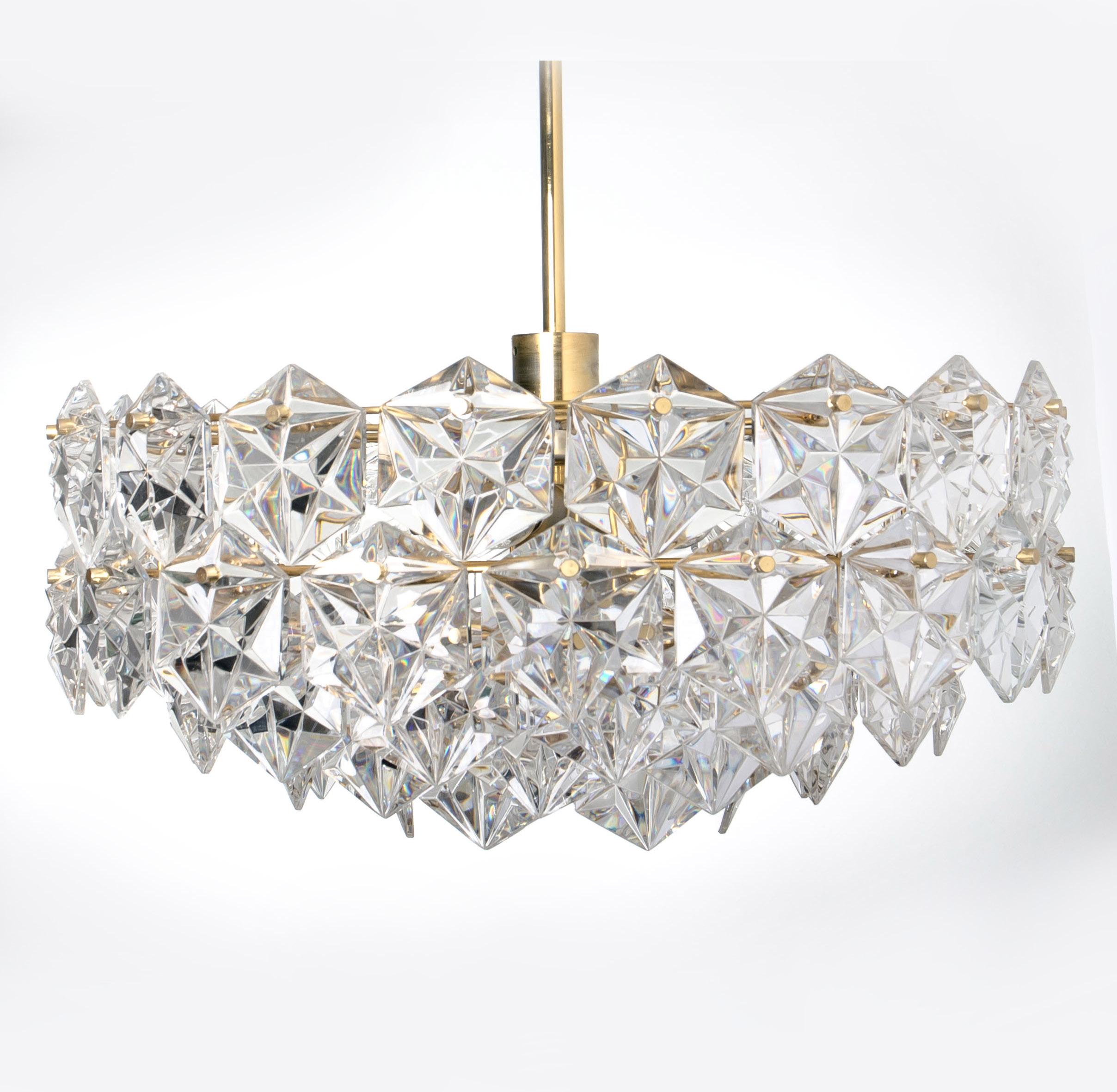 Mid-Century Modern German Faceted Crystal and Gilt Metal Four-Tier Chandelier from Kinkeldey, Pair For Sale