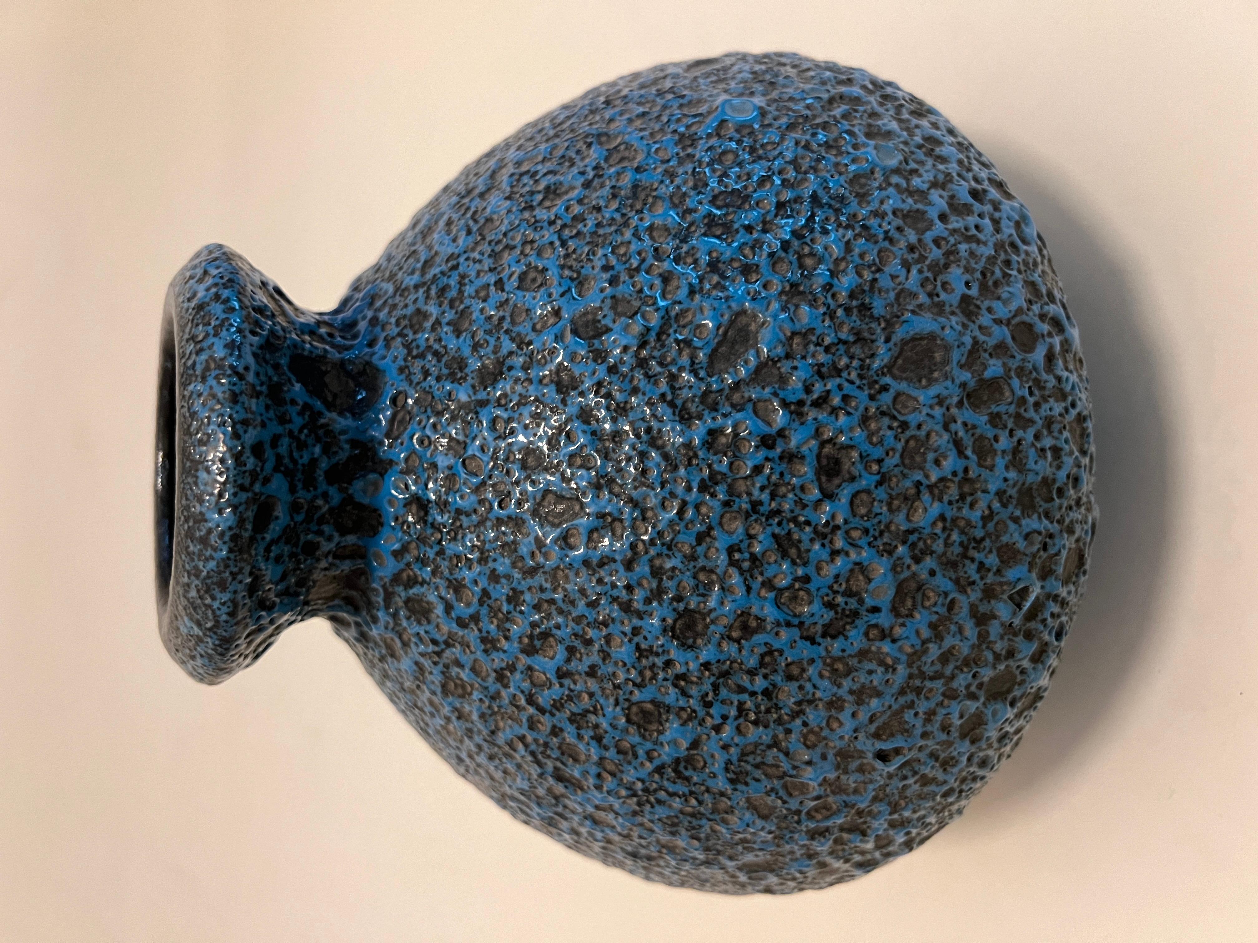 Francese Vaso tedesco in lava grassa con smalto vulcanico in vendita