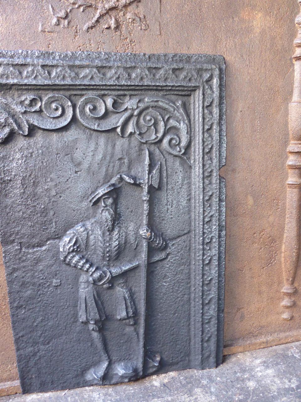 German Fireback with a Landsknecht, Gothic, 16th Century In Good Condition In Amerongen, NL