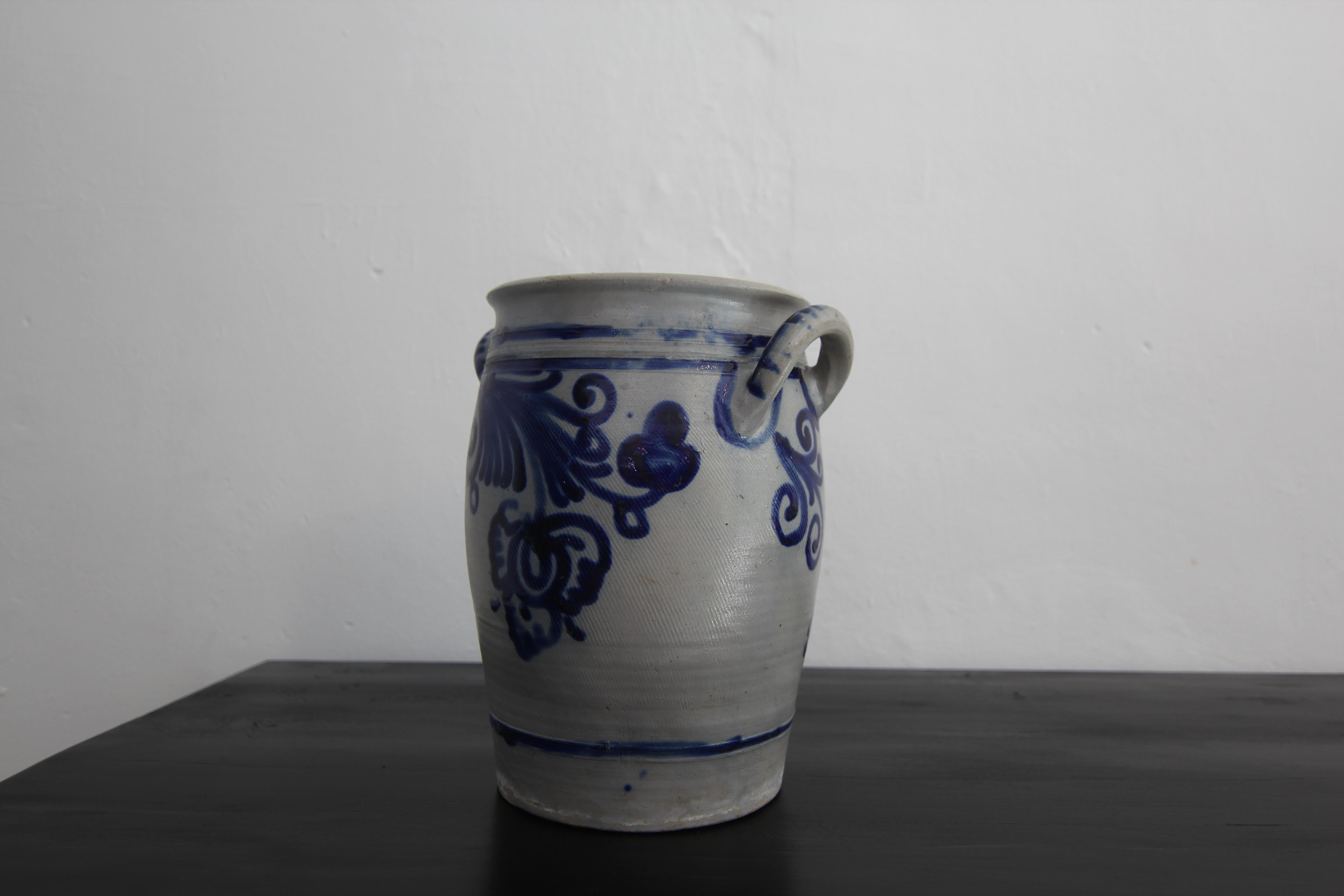 Vaso in gres grigio e blu cobalto della German Folk Art in vendita 2