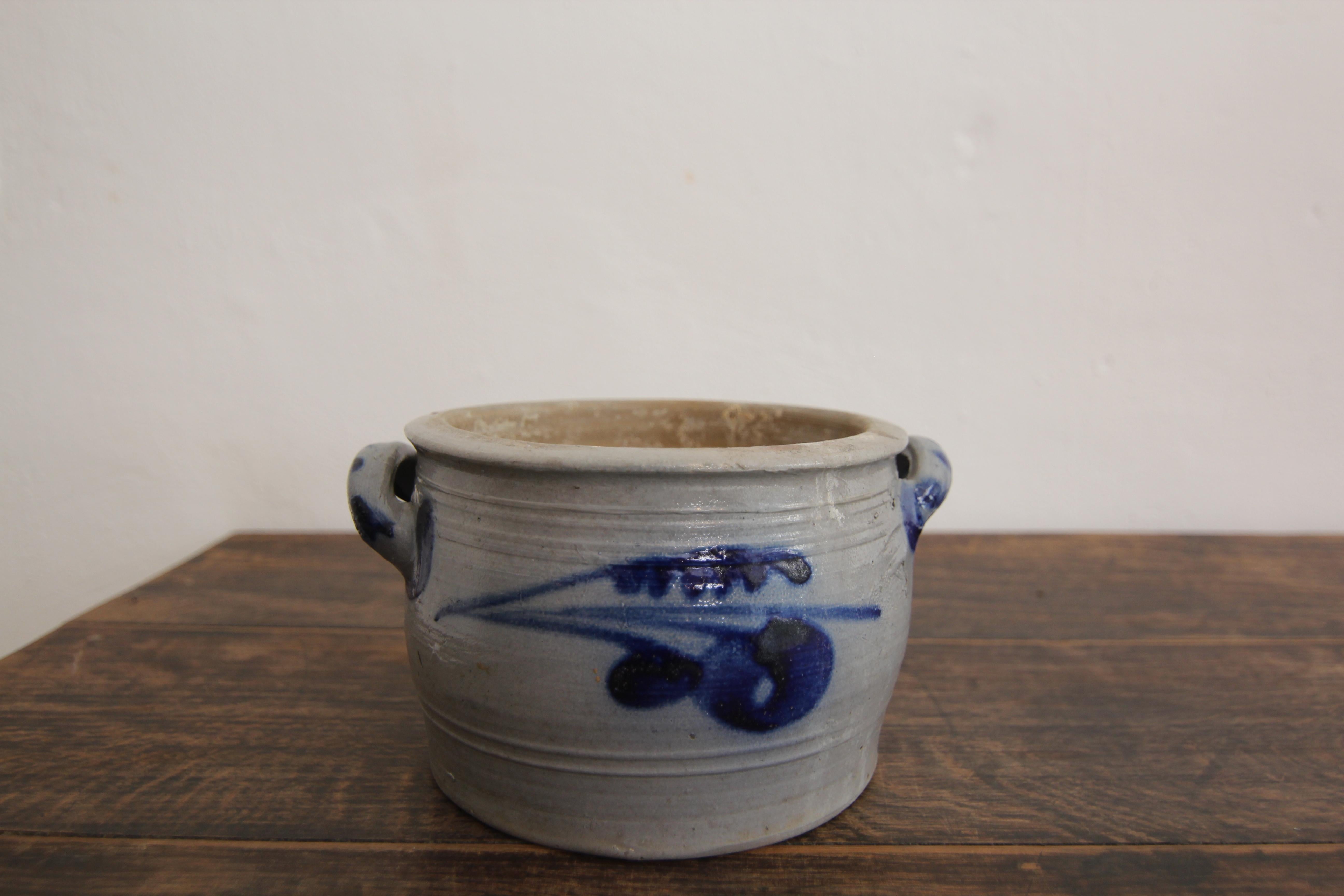 Vaso in gres grigio e blu cobalto della German Folk Art in vendita 3