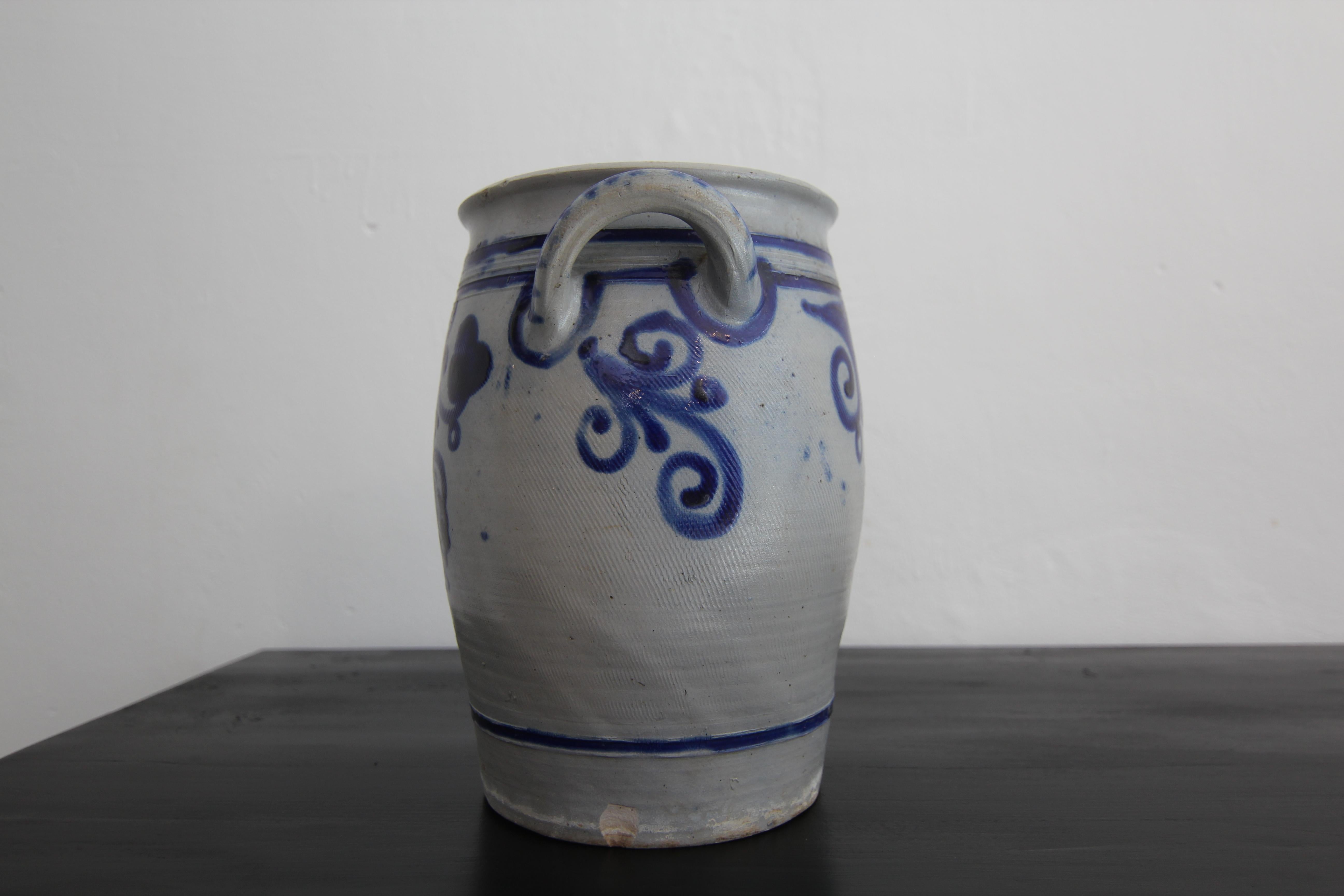 Vaso in gres grigio e blu cobalto della German Folk Art in vendita 10