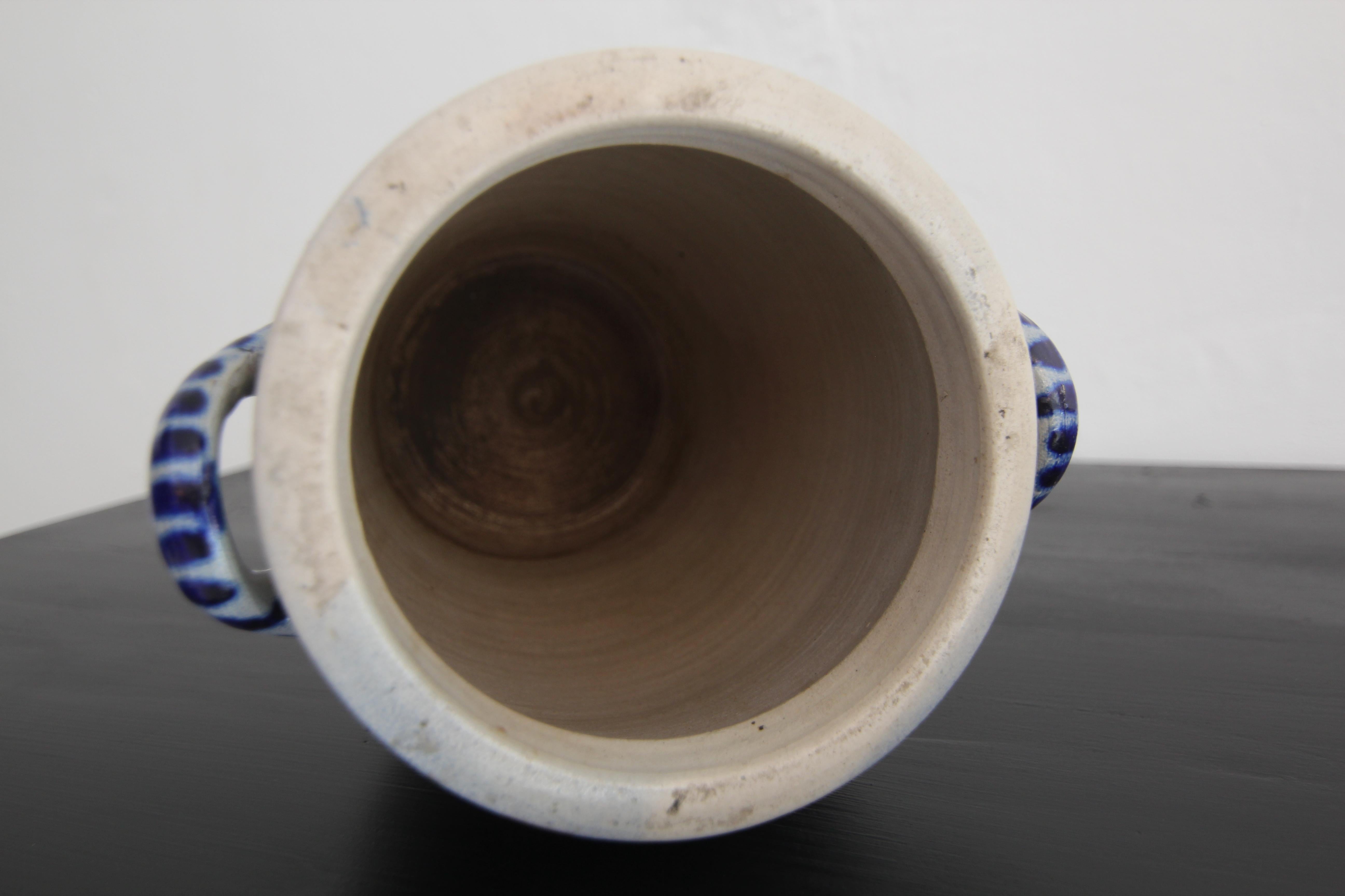 Vaso in gres grigio e blu cobalto della German Folk Art in vendita 10