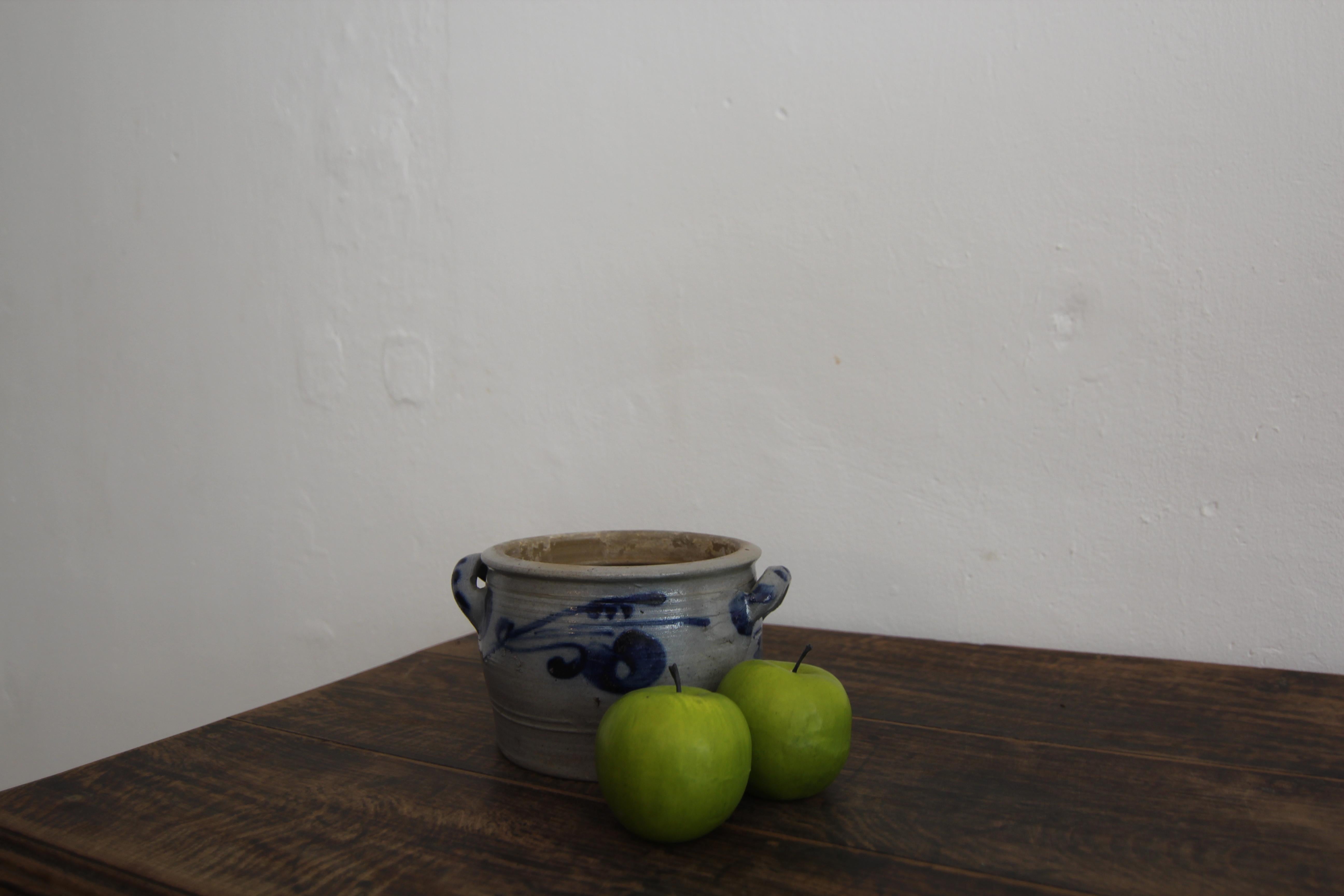 Arte popolare Vaso in gres grigio e blu cobalto della German Folk Art in vendita