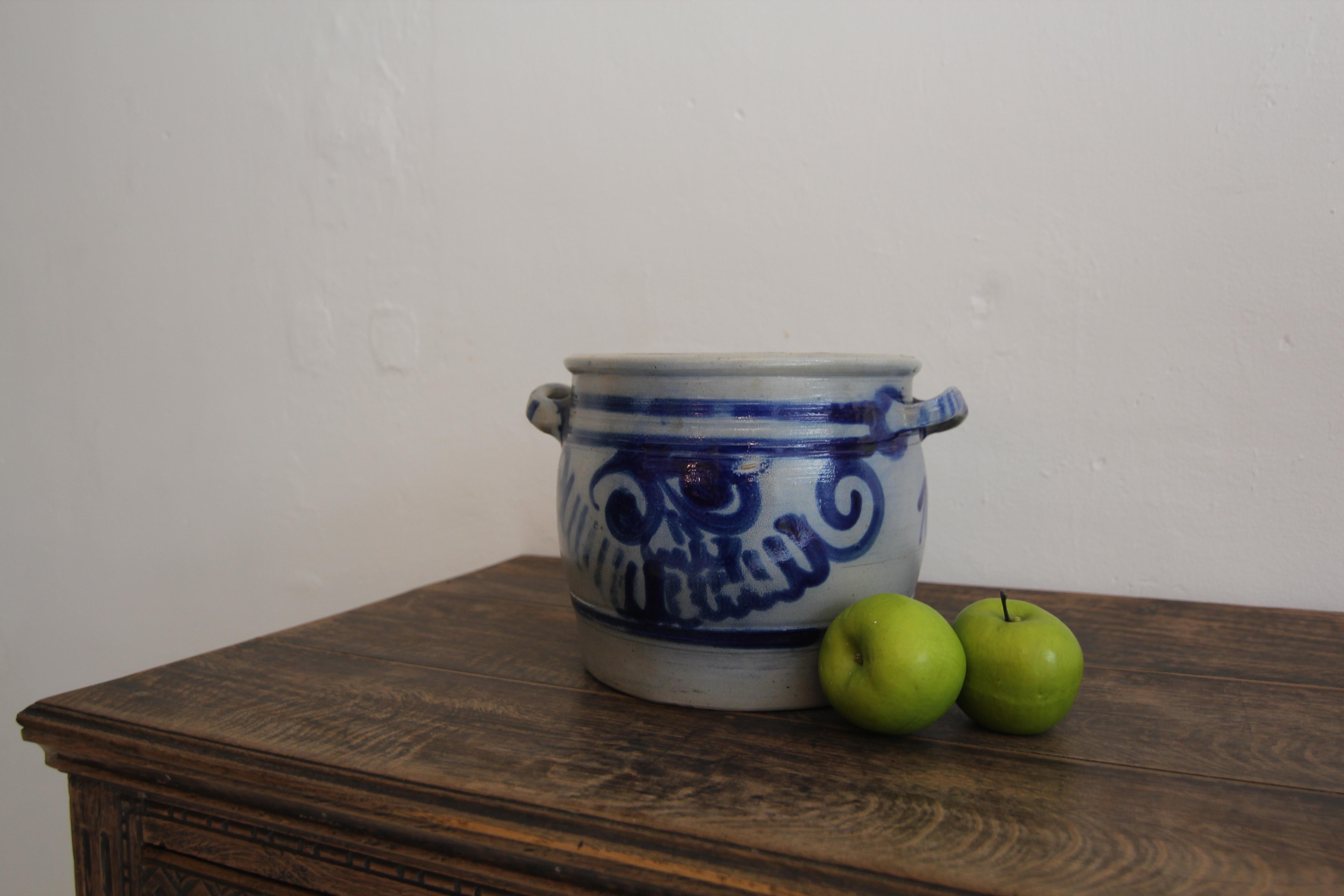 20th Century German Folk Art Grey and Cobalt Blue Stoneware Jar For Sale