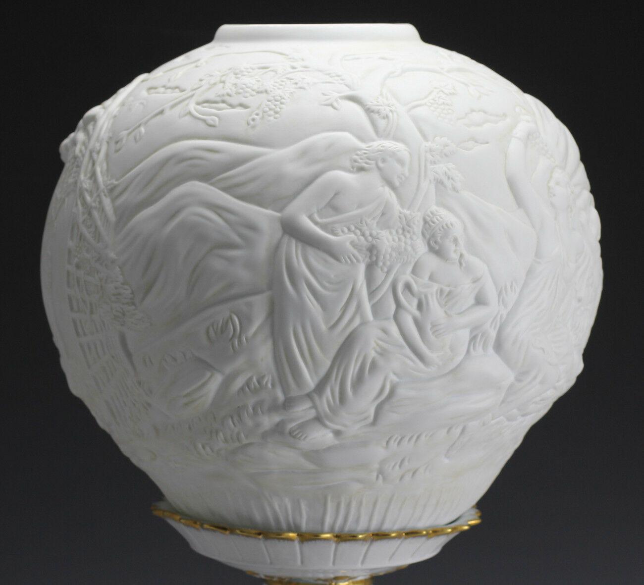 German Footed Porcelain Lamp, White Bisque Shade w/ Putti, Figures, 20th Century For Sale 4
