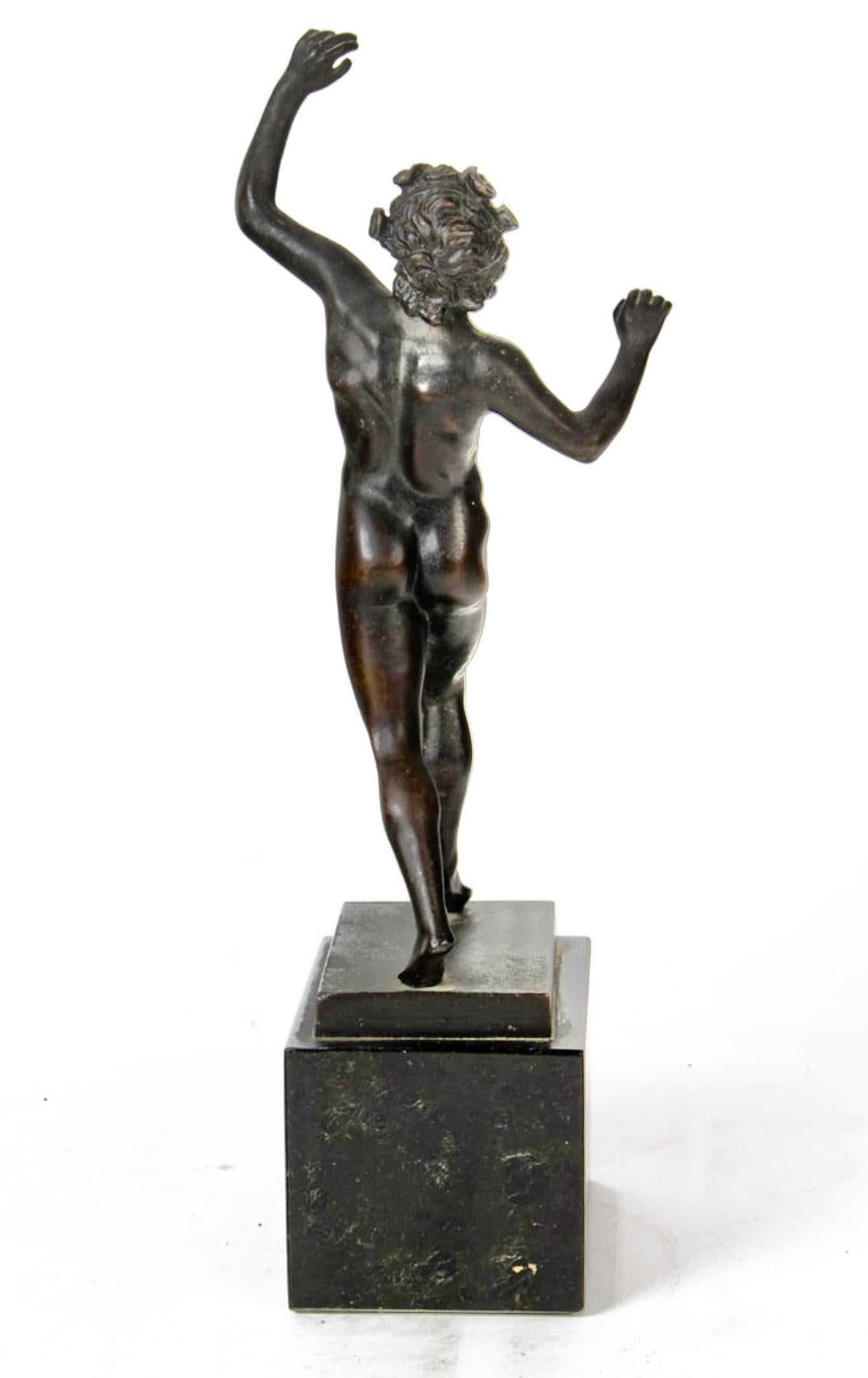 Deutsche Gießerei Neoklassizistische Grand Tour Bronze des neapolitanischen tanzenden Faun (Handgefertigt) im Angebot
