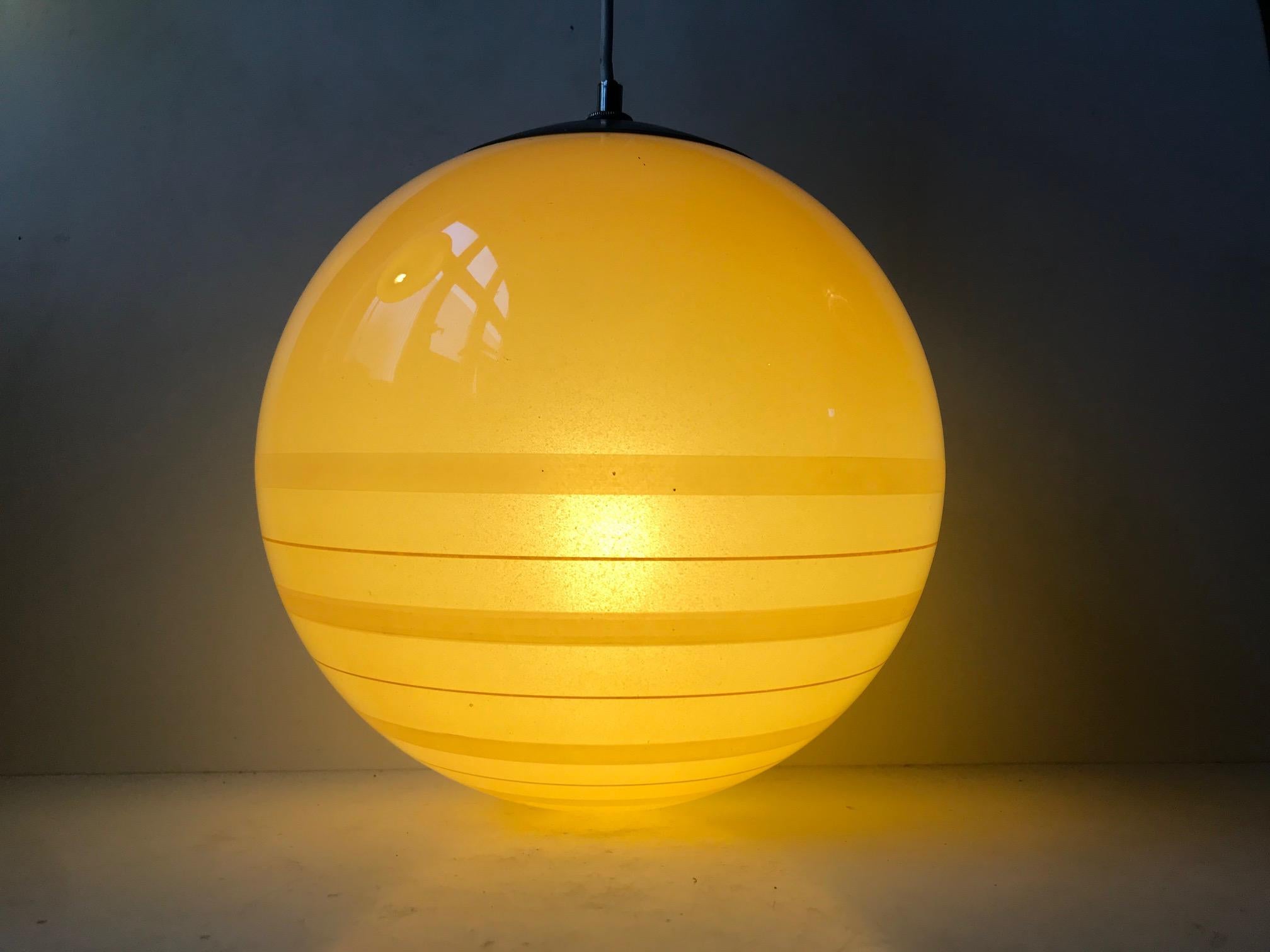 German Functionalist Globe Hanging Lamp by Peill & Putzler, 1950s In Good Condition For Sale In Esbjerg, DK