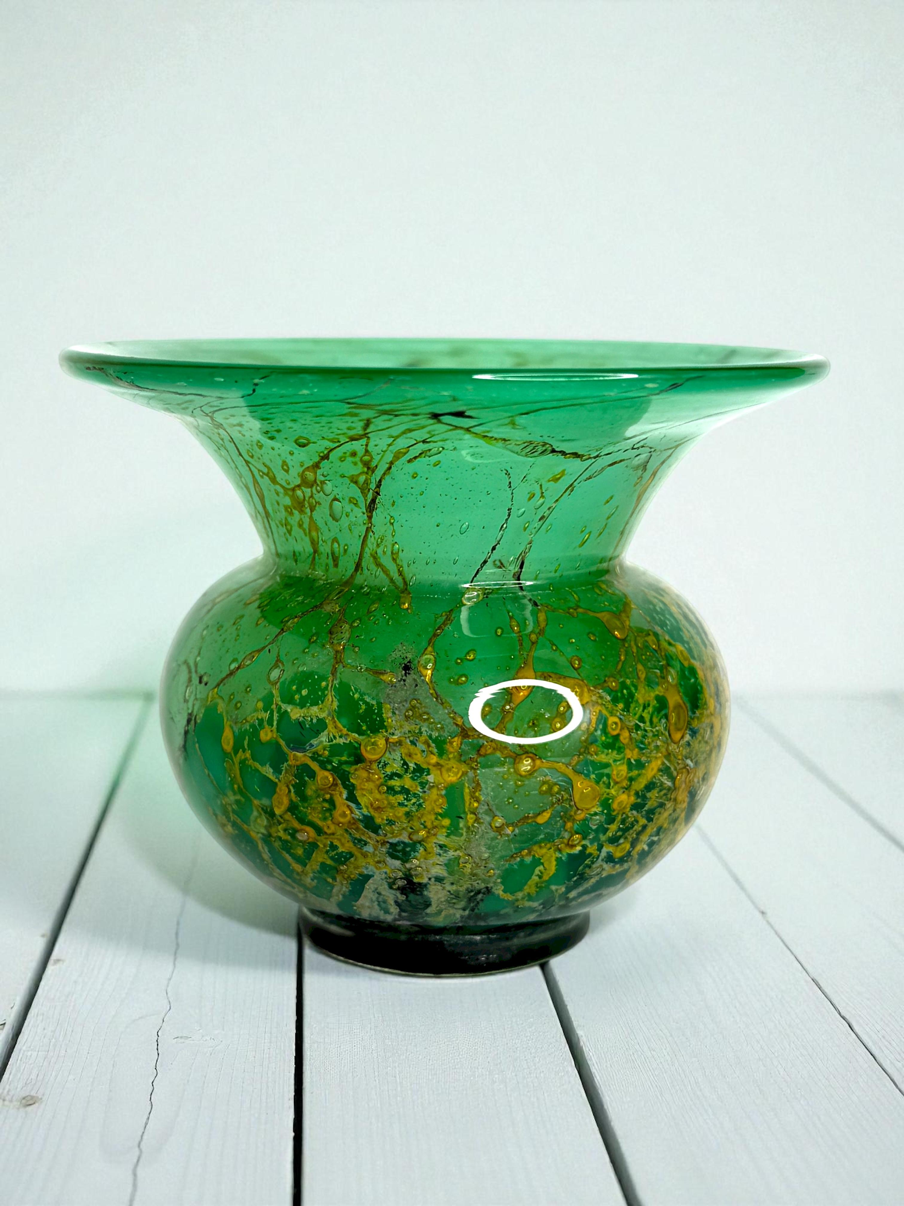 Vaso in vetro tedesco di Karl Wiedmann per WMF Ikora, anni '30 Bauhaus Art Deco in vendita 3