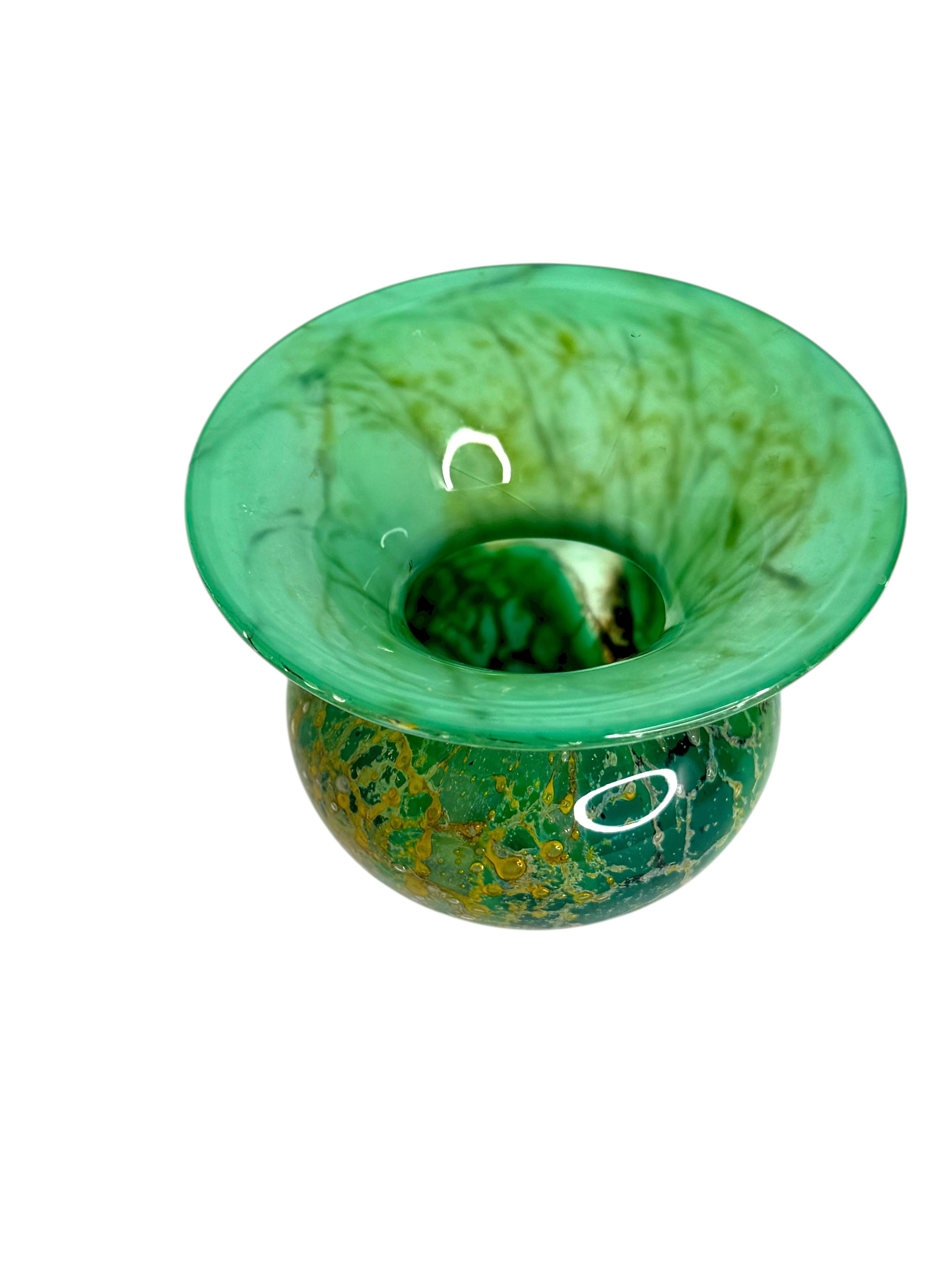 Tedesco Vaso in vetro tedesco di Karl Wiedmann per WMF Ikora, anni '30 Bauhaus Art Deco in vendita