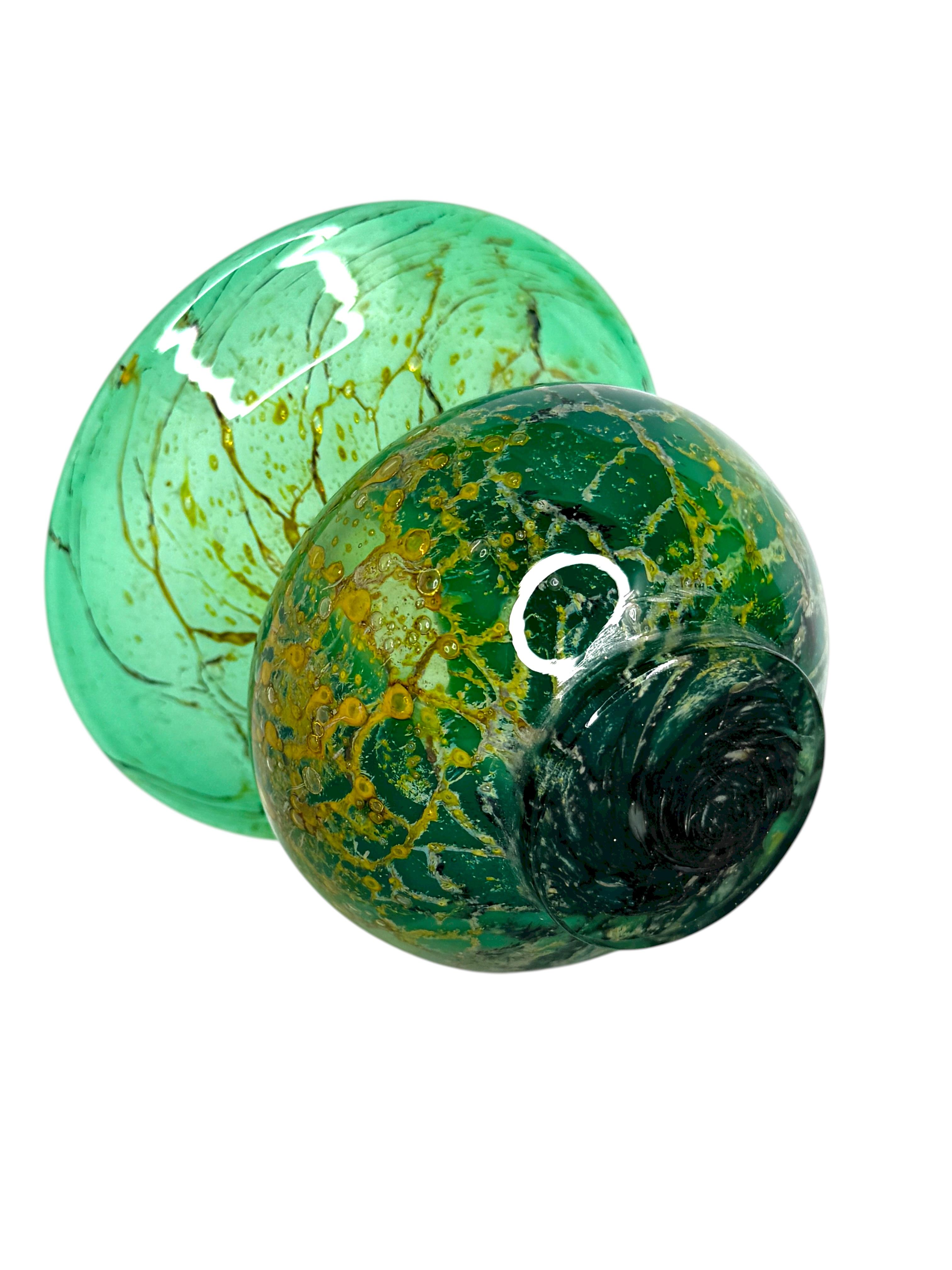 Vetro artistico Vaso in vetro tedesco di Karl Wiedmann per WMF Ikora, anni '30 Bauhaus Art Deco in vendita