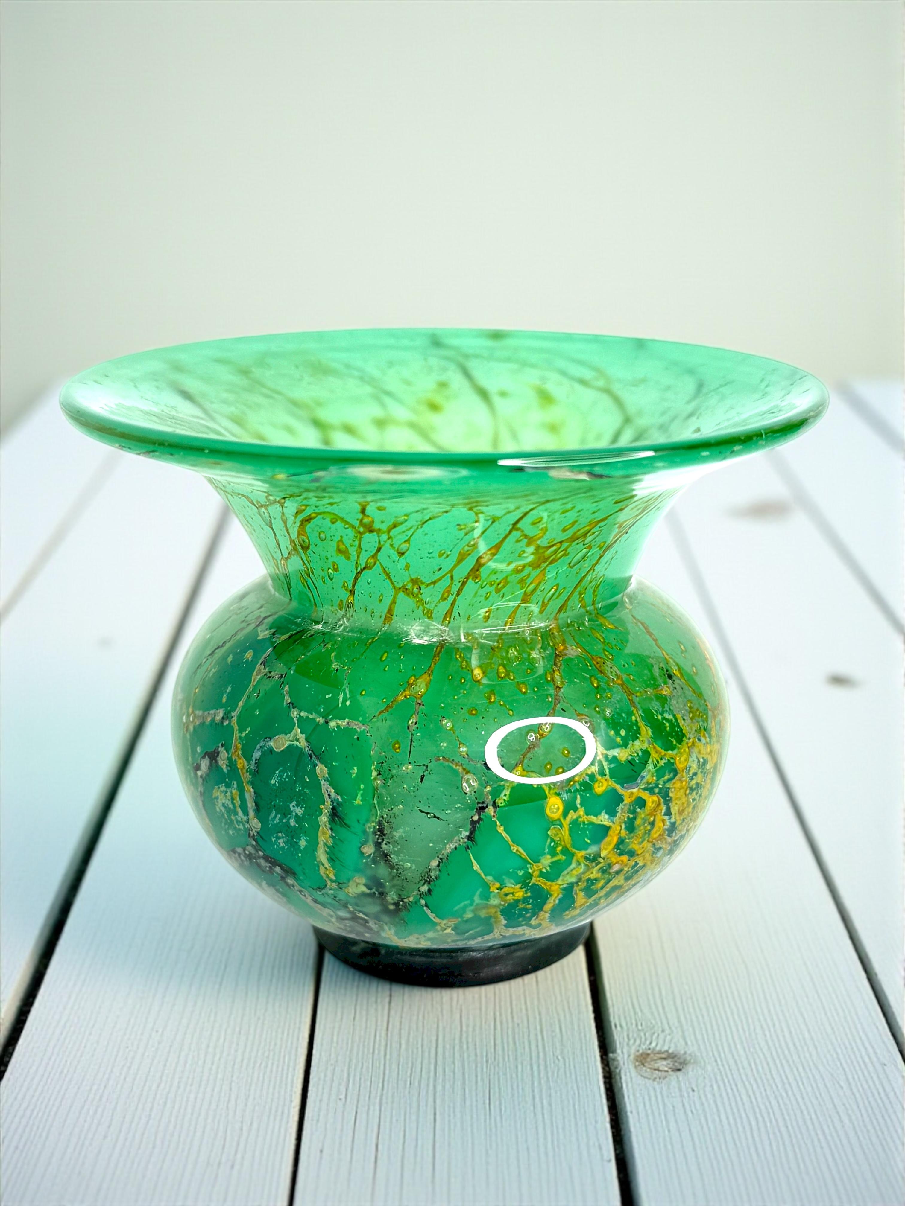 Vaso in vetro tedesco di Karl Wiedmann per WMF Ikora, anni '30 Bauhaus Art Deco in vendita 1