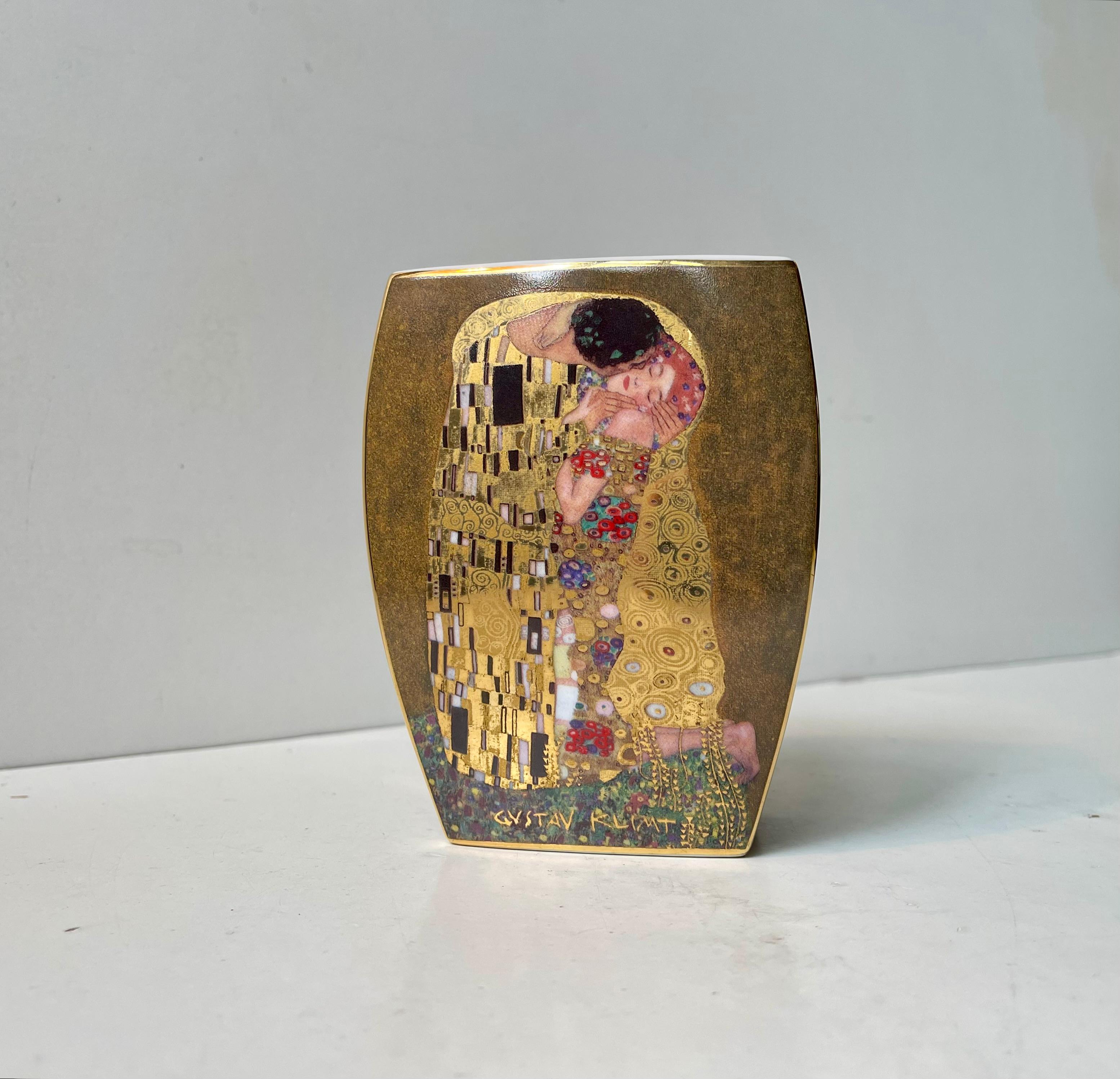 Moderno Vaso di porcellana tedesco Artis Orbis di Goebel - Gustav Klimt 'Il bacio' in vendita