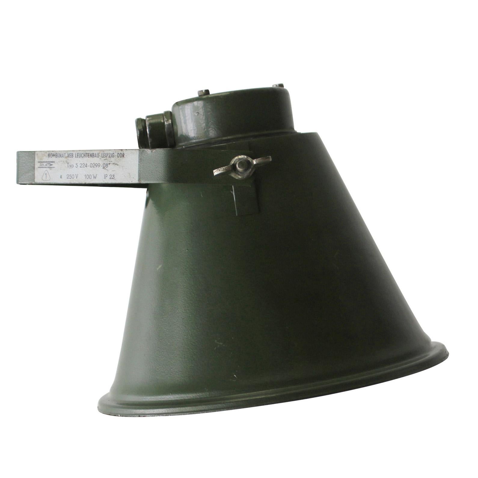 20ième siècle Appliques industrielles vintage en métal Greene & Greene Lights en vente