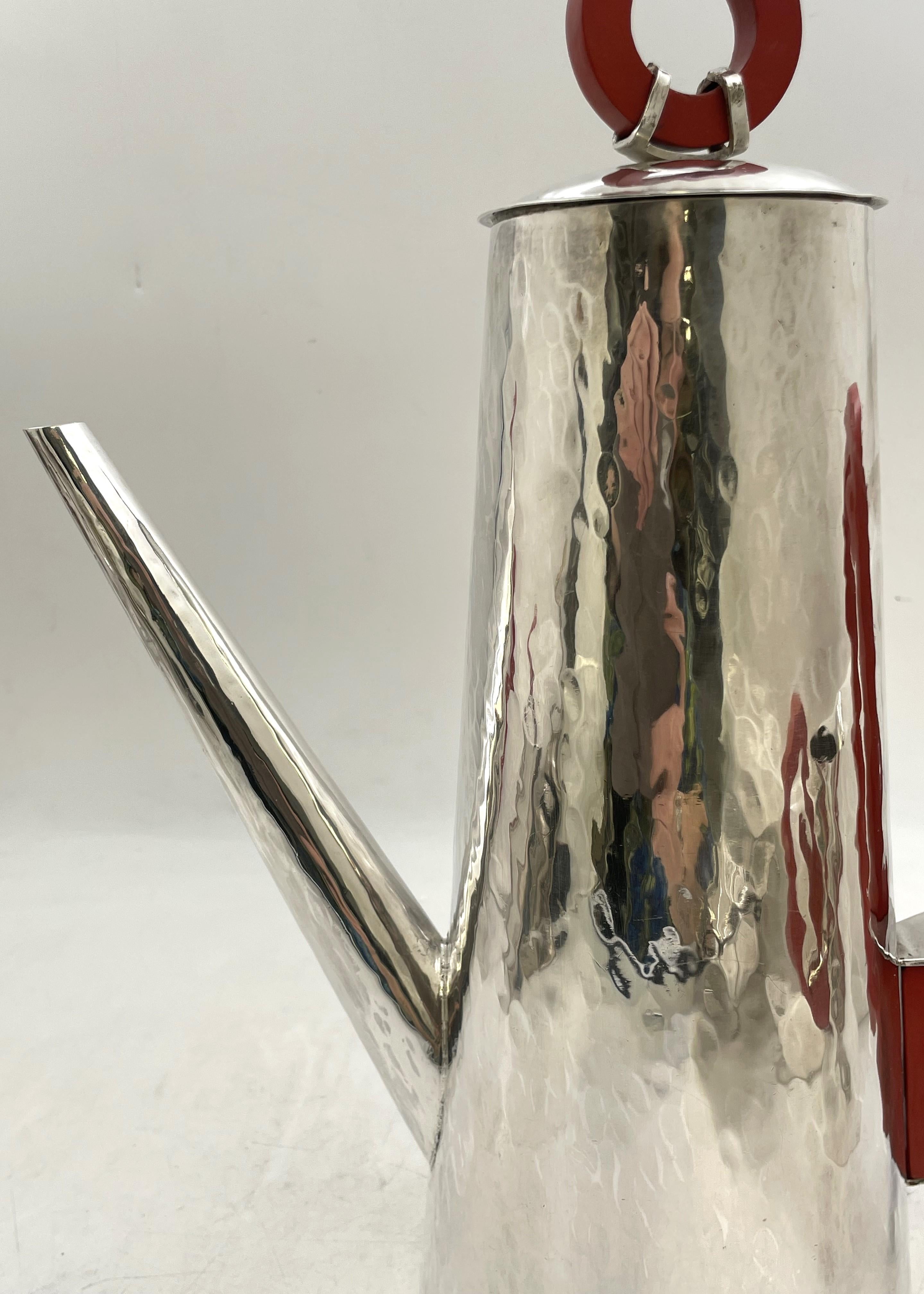 XX secolo Set da tè e caffè tedesco in argento martellato a 4 pezzi in stile Bauhaus dei primi del Novecento in vendita