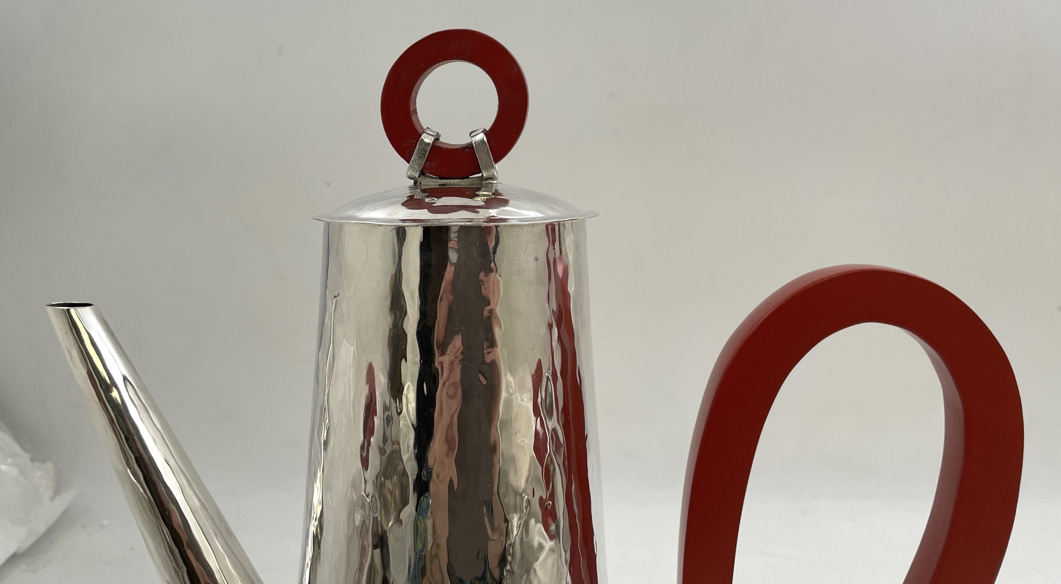 Set da tè e caffè tedesco in argento martellato a 4 pezzi in stile Bauhaus dei primi del Novecento in vendita 2