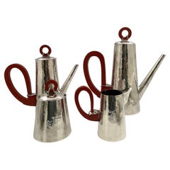 Juego de té y café alemán de 4 piezas de plata martillada estilo Bauhaus Principios del siglo XX