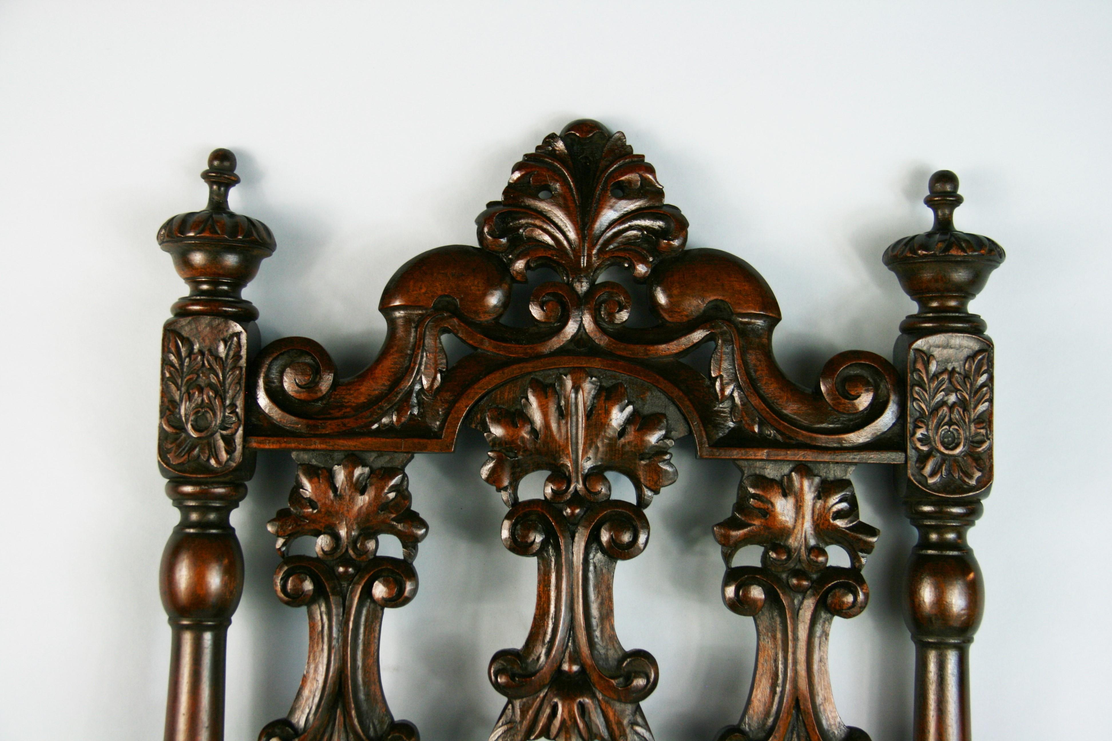 German Hand Carved Wood Architectural Element, Circa 1910 In Good Condition For Sale In Douglas Manor, NY