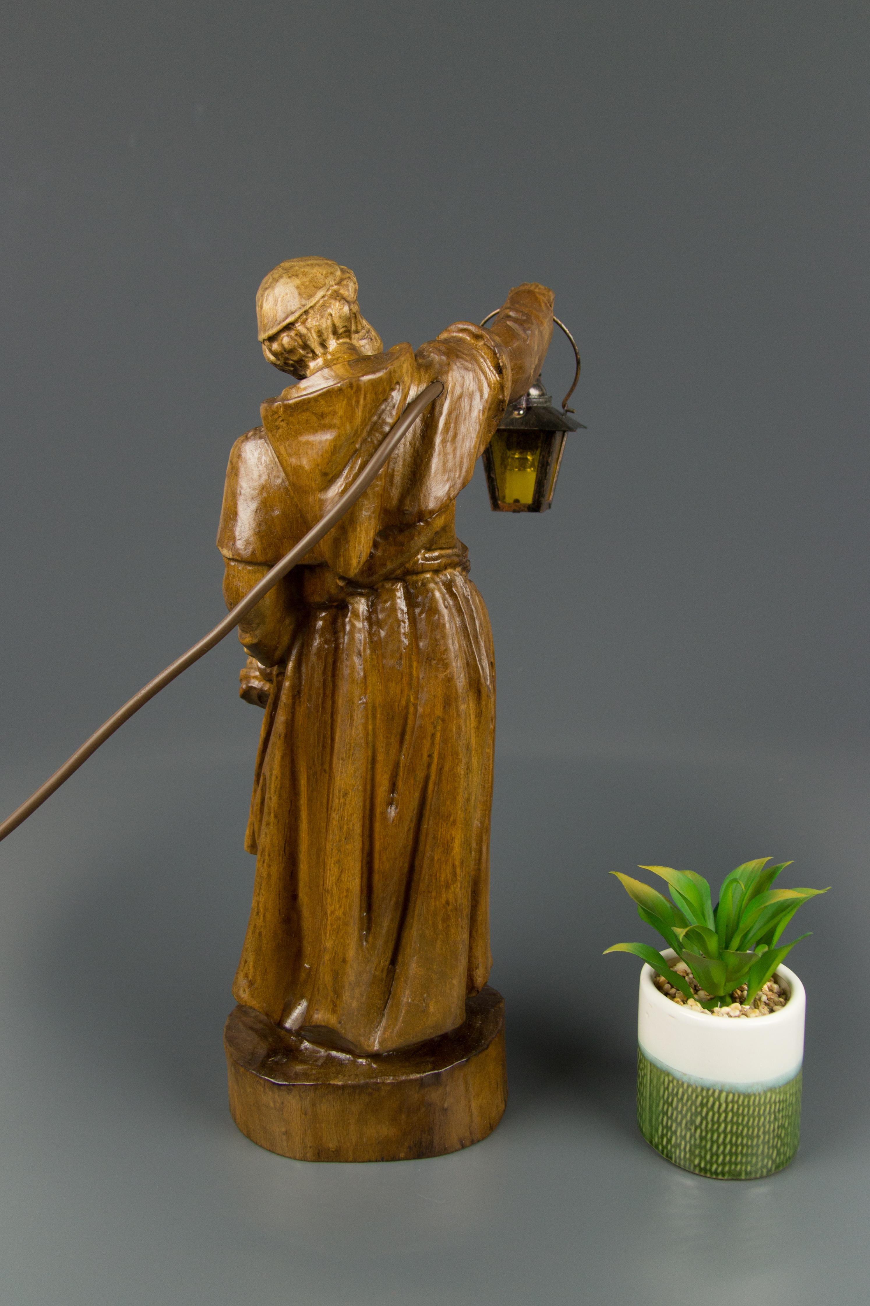 German Hand Carved Wooden Sculpture Figurative Lamp Monk with Lantern In Good Condition In Barntrup, DE