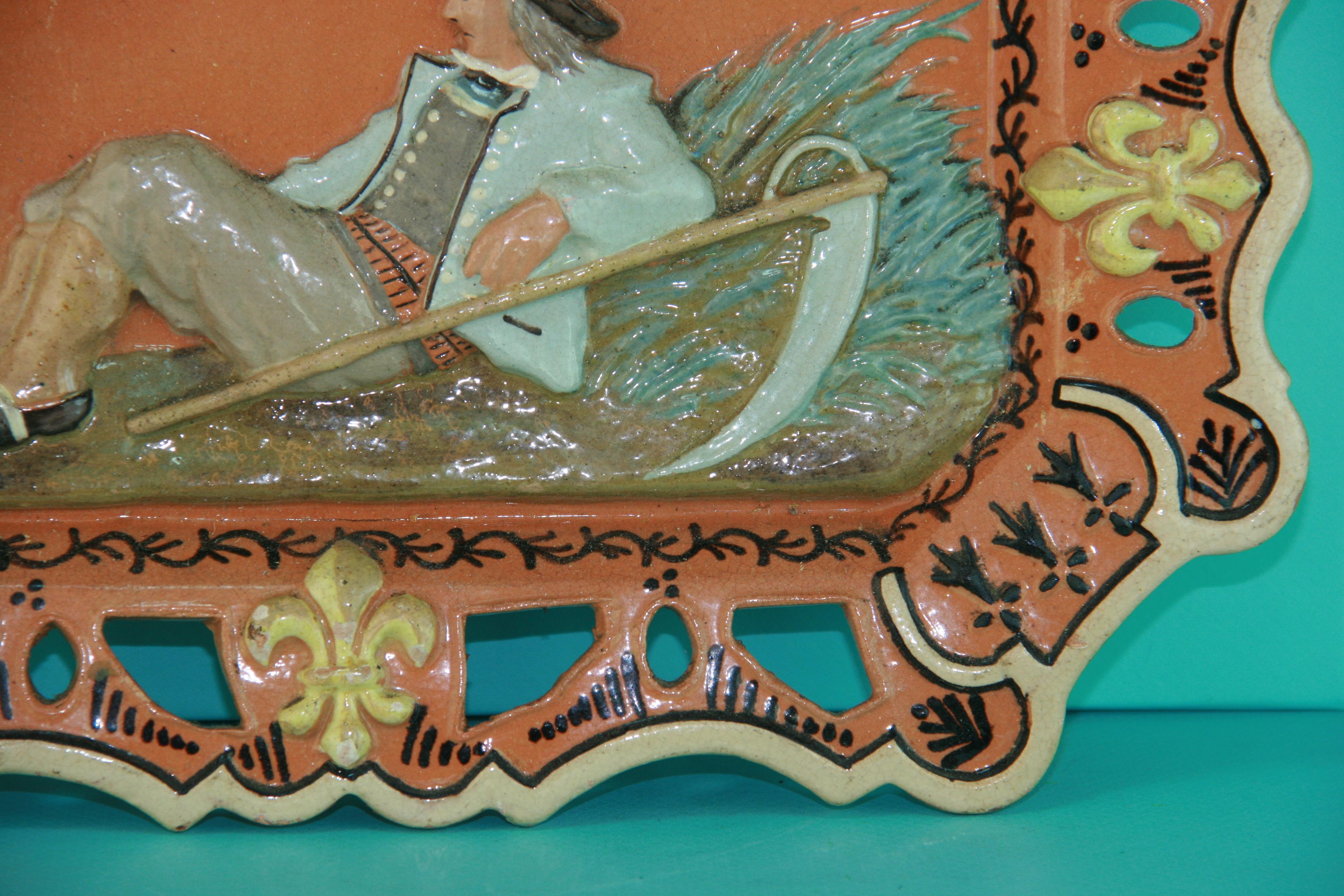 Début du 20ème siècle Plaque murale/attrapoir figuratif en céramique peinte à la main en Allemagne, vers les années 1920 en vente