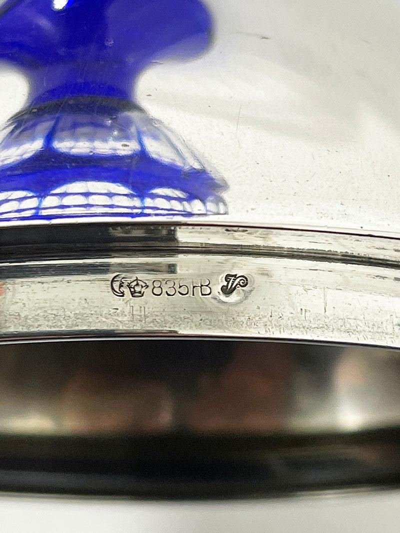 Argent Bol en cristal de Bohème bleu Hermann Behrnd avec couvercle en argent, Dresde en vente