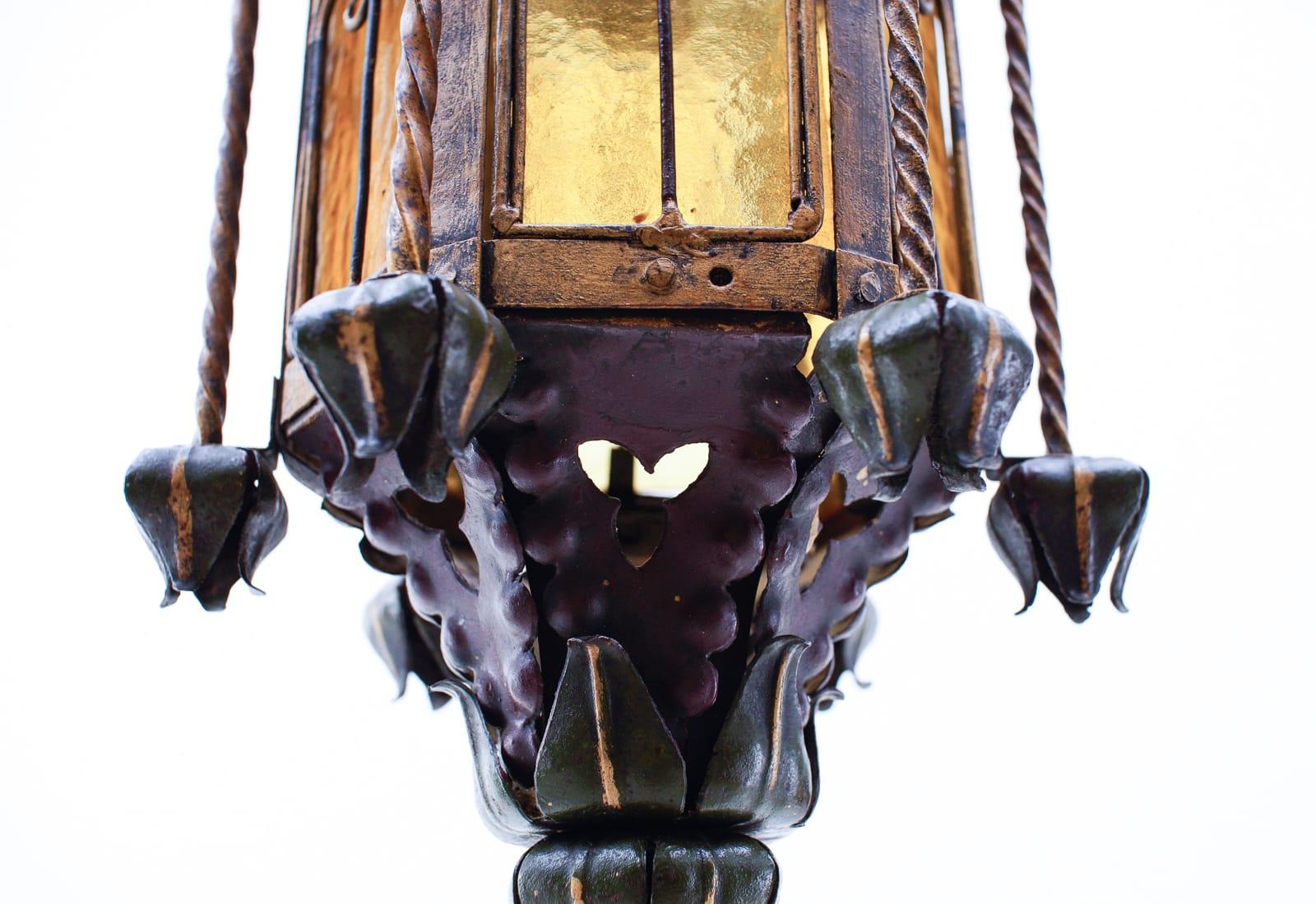 Deutsche Historicism-Lampe aus geschmiedetem Stahl und farbigem Glas, Deutschland, 1890er Jahre 4