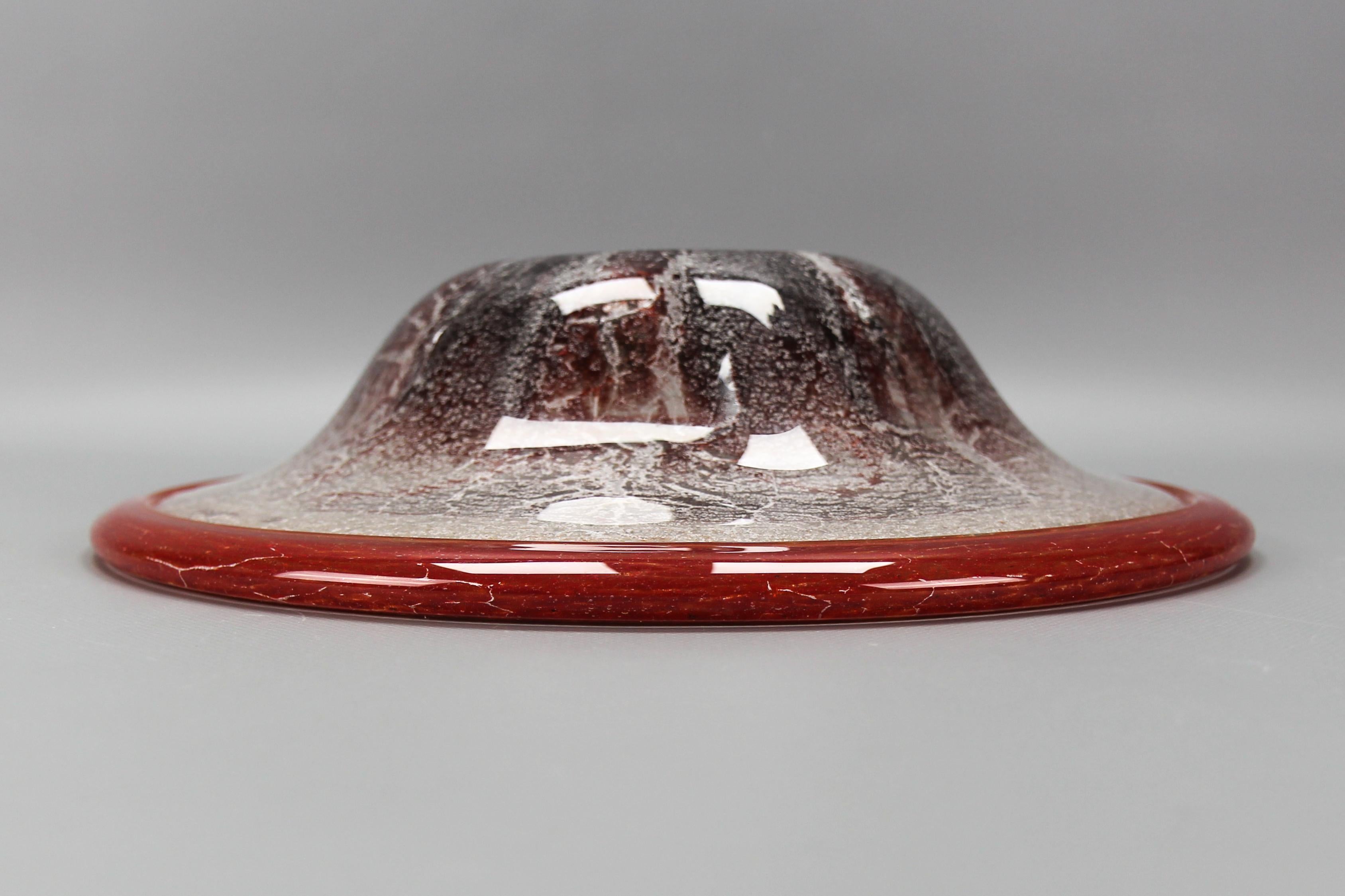 German Ikora Art Glass Bowl in Red, White and Burgundy by WMF, ca. 1930s For Sale 4