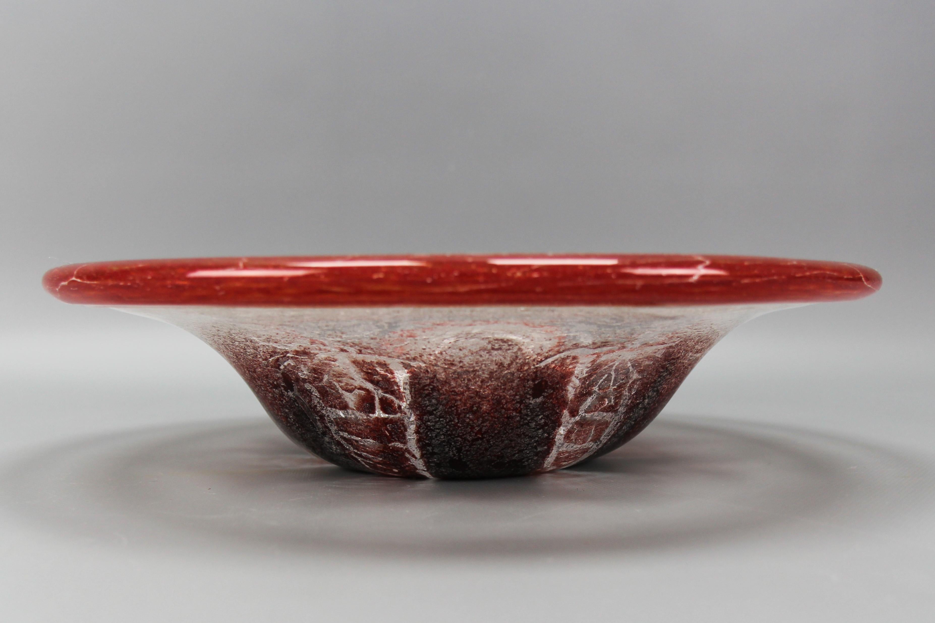 German Ikora Art Glass Bowl in Red, White and Burgundy by WMF, ca. 1930s For Sale 5