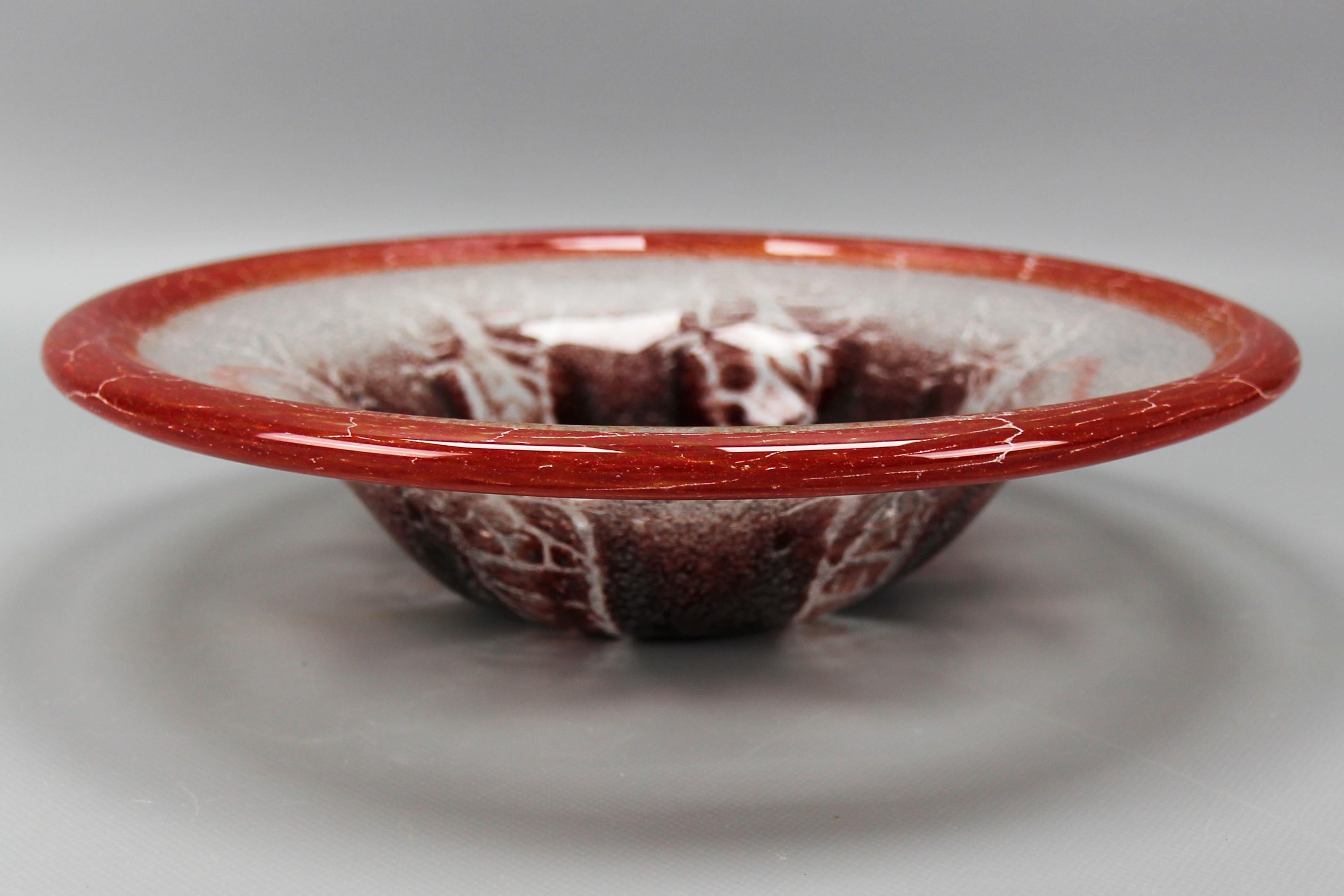 German Ikora Art Glass Bowl in Red, White and Burgundy by WMF, ca. 1930s For Sale 10