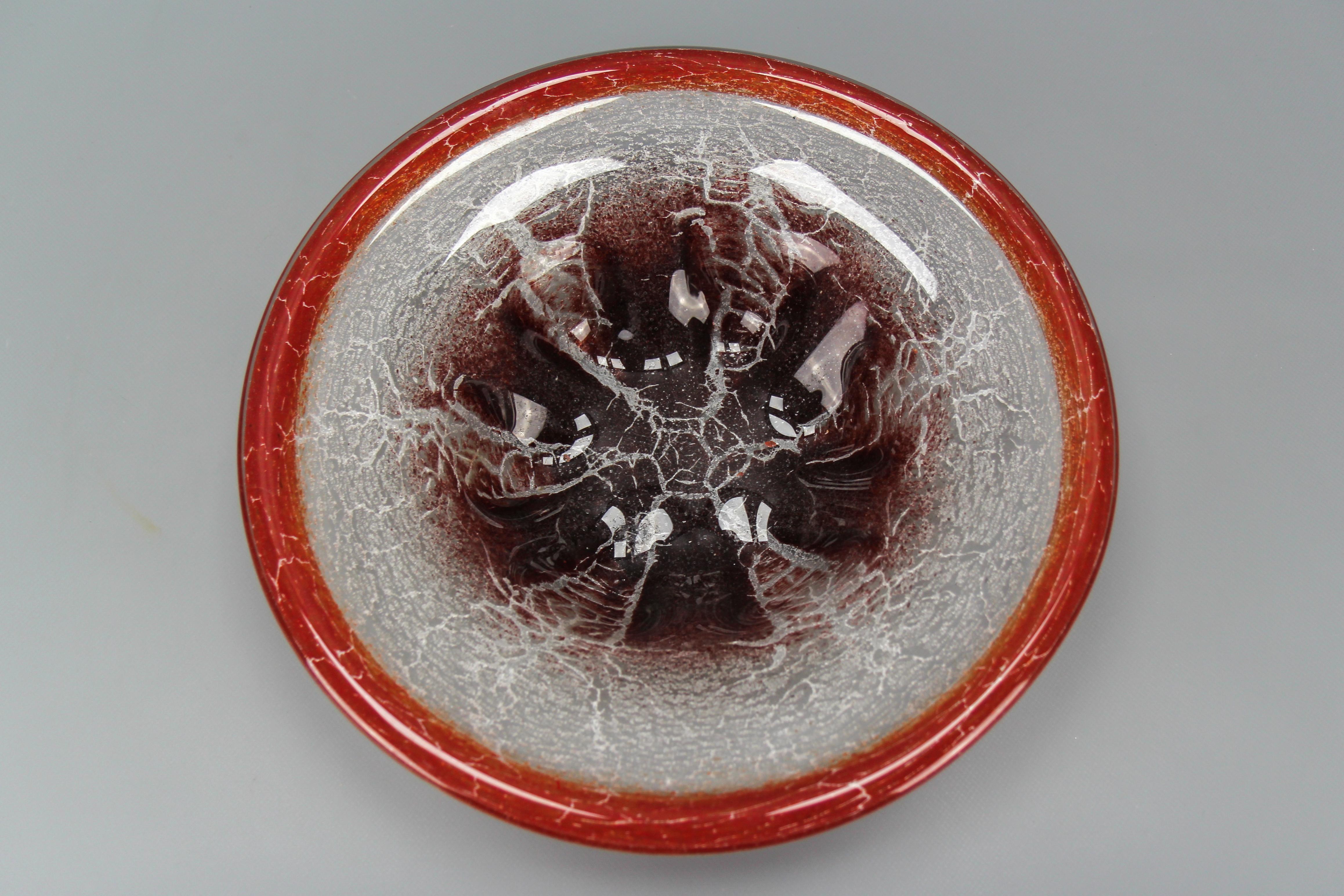 Mid-20th Century German Ikora Art Glass Bowl in Red, White and Burgundy by WMF, ca. 1930s For Sale