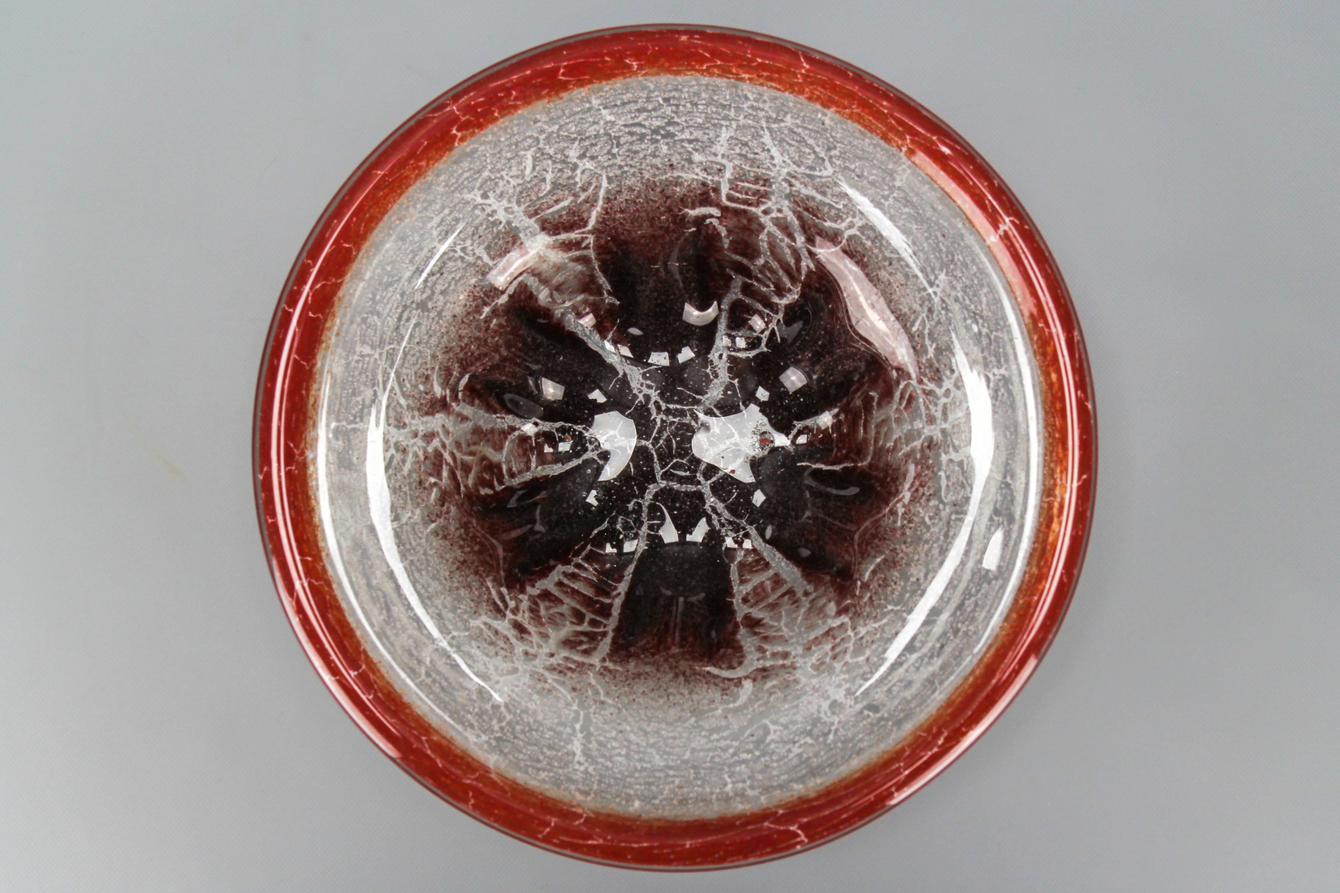 German Ikora Art Glass Bowl in Red, White and Burgundy by WMF, ca. 1930s For Sale 1